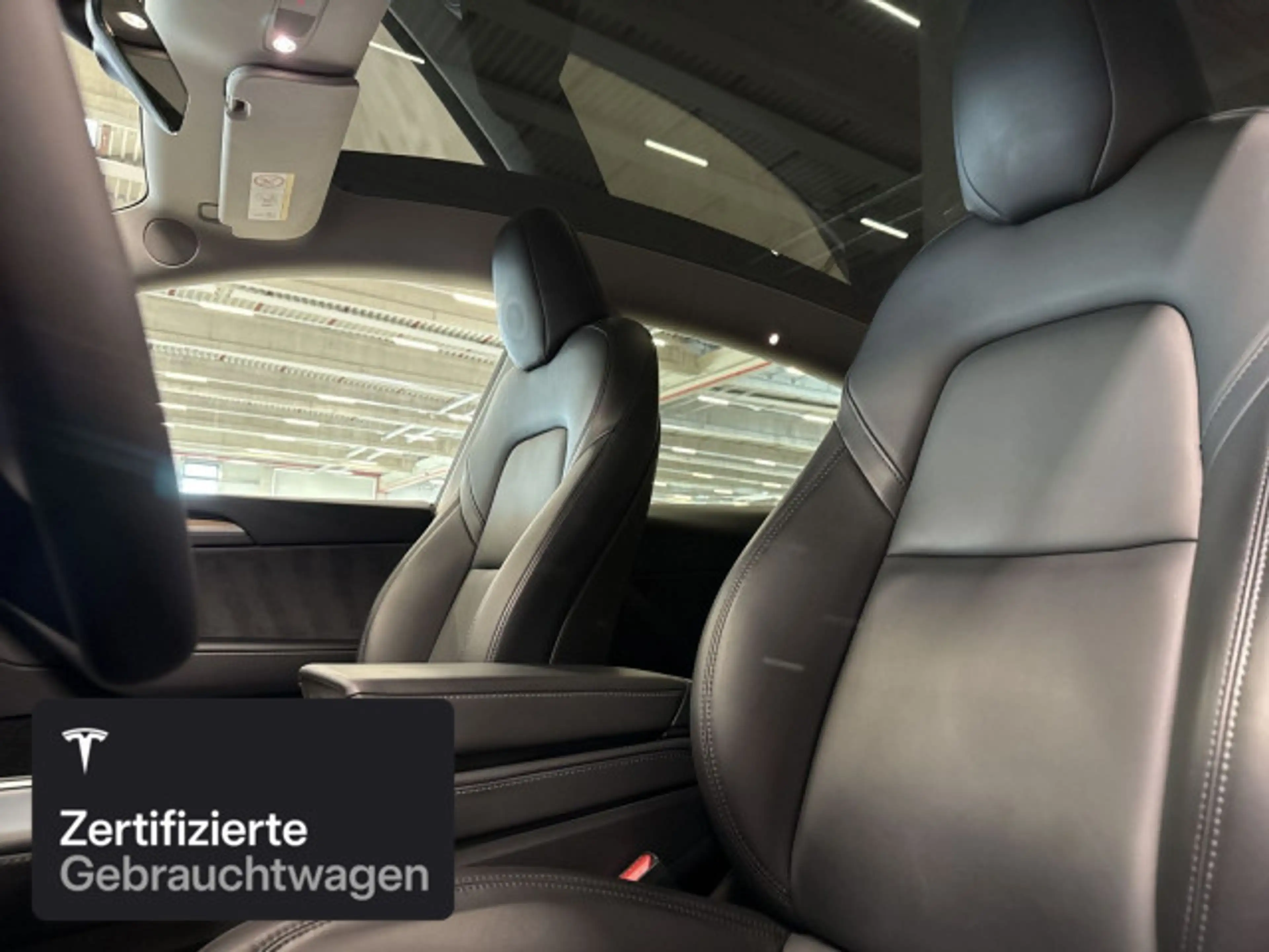 Tesla Model Y Long Range AWD — photo 18