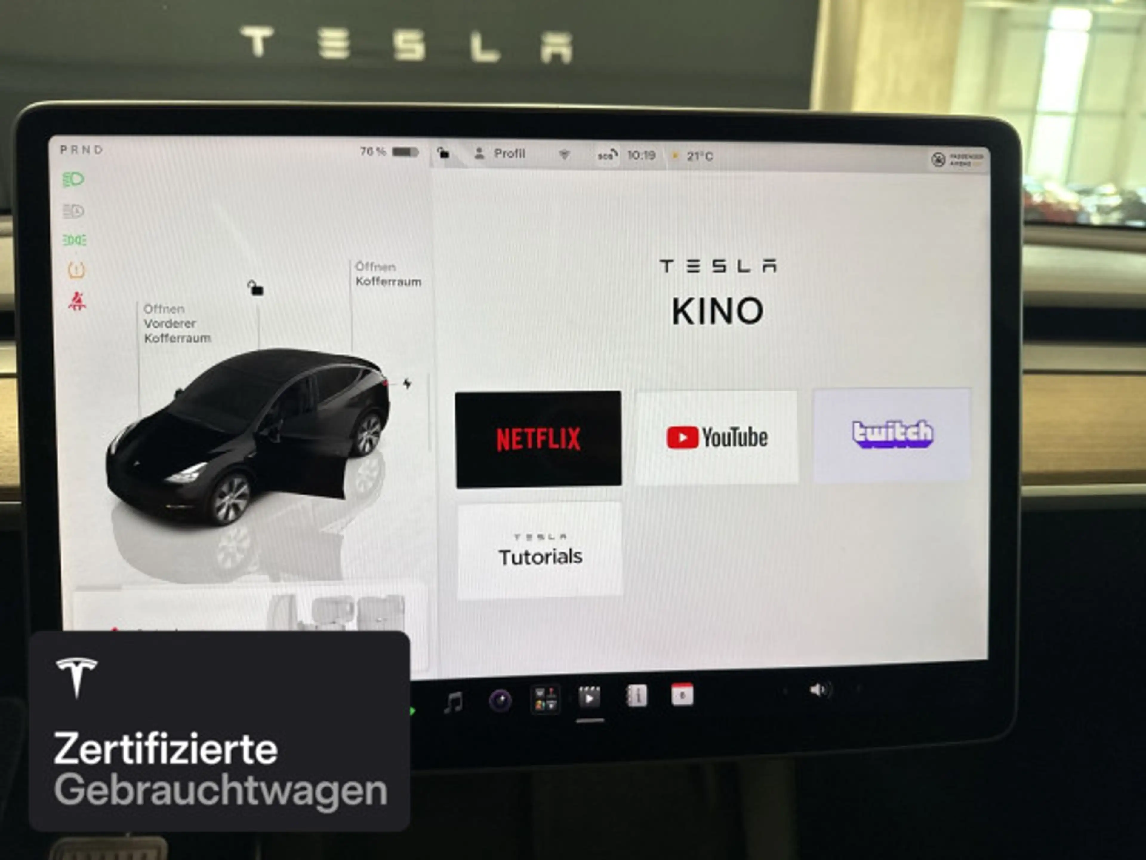 Tesla Model Y Long Range AWD — photo 17