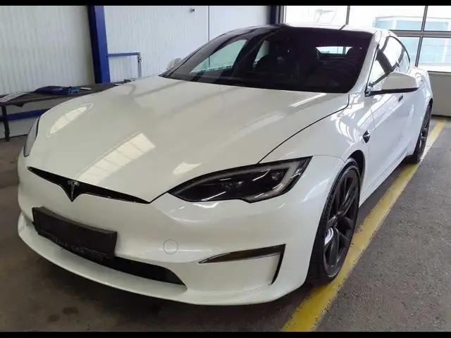 Tesla Model S Plaid 750 kW