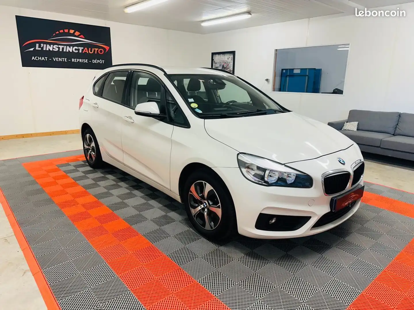 BMW 216 216D 116CH LOUNGE Bílá - 1