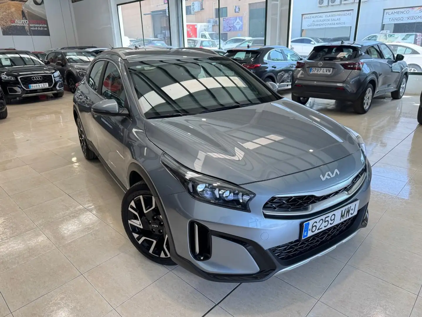 Kia XCeed 1.0 T-GDi Tech Gris - 2