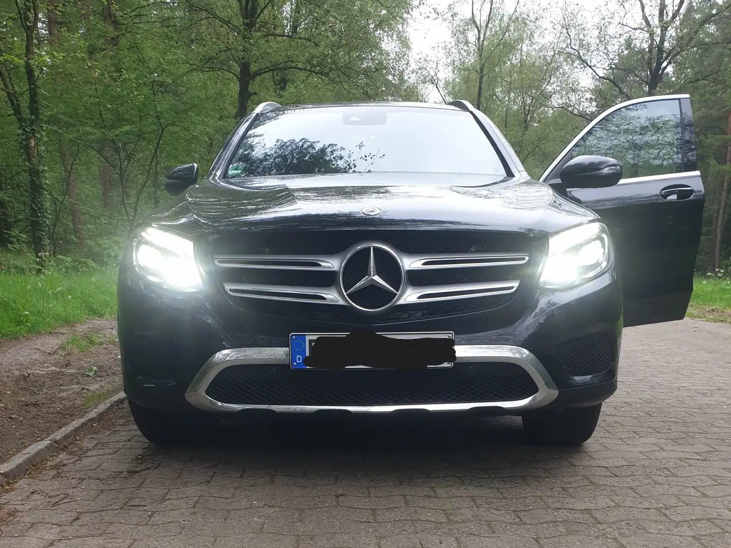Mercedes-Benz GLC 220 GLC 220 d 4Matic 9G-TRONICAMG Line Schwarz - 1