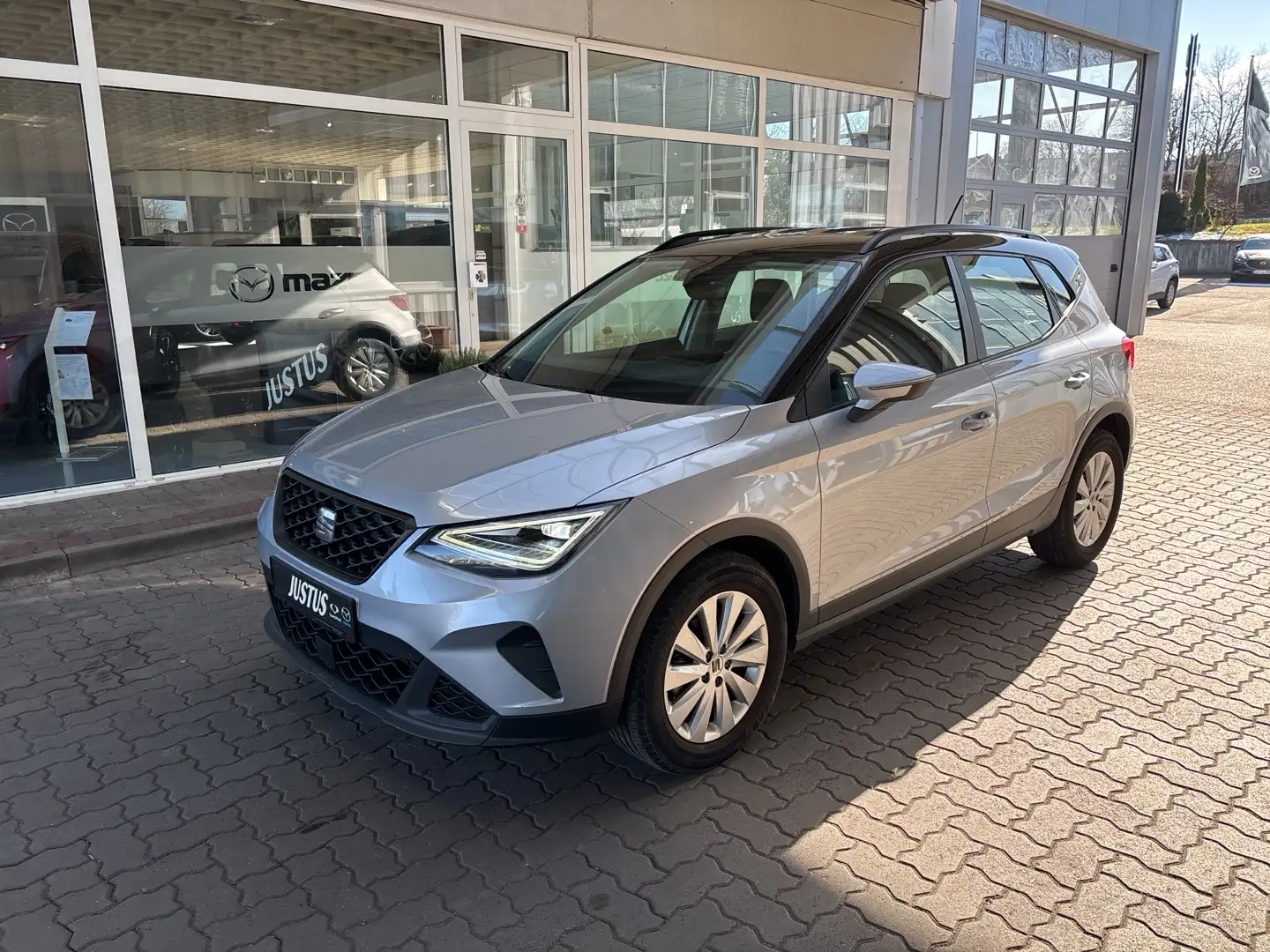 SEAT Arona 1.0 TSI DSG Style Silber - 1