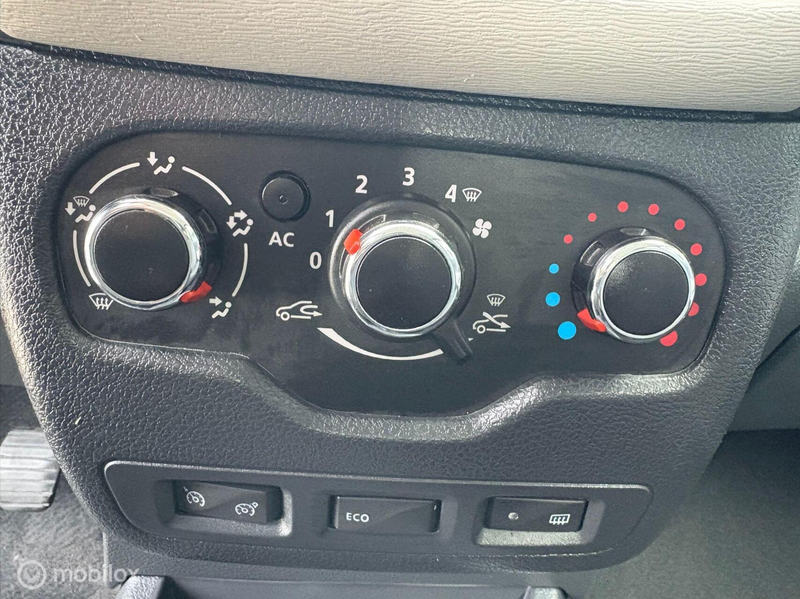 Dacia Lodgy 1.2 Airco Navi Parkeersensor Cruise Bluetooth — photo 14