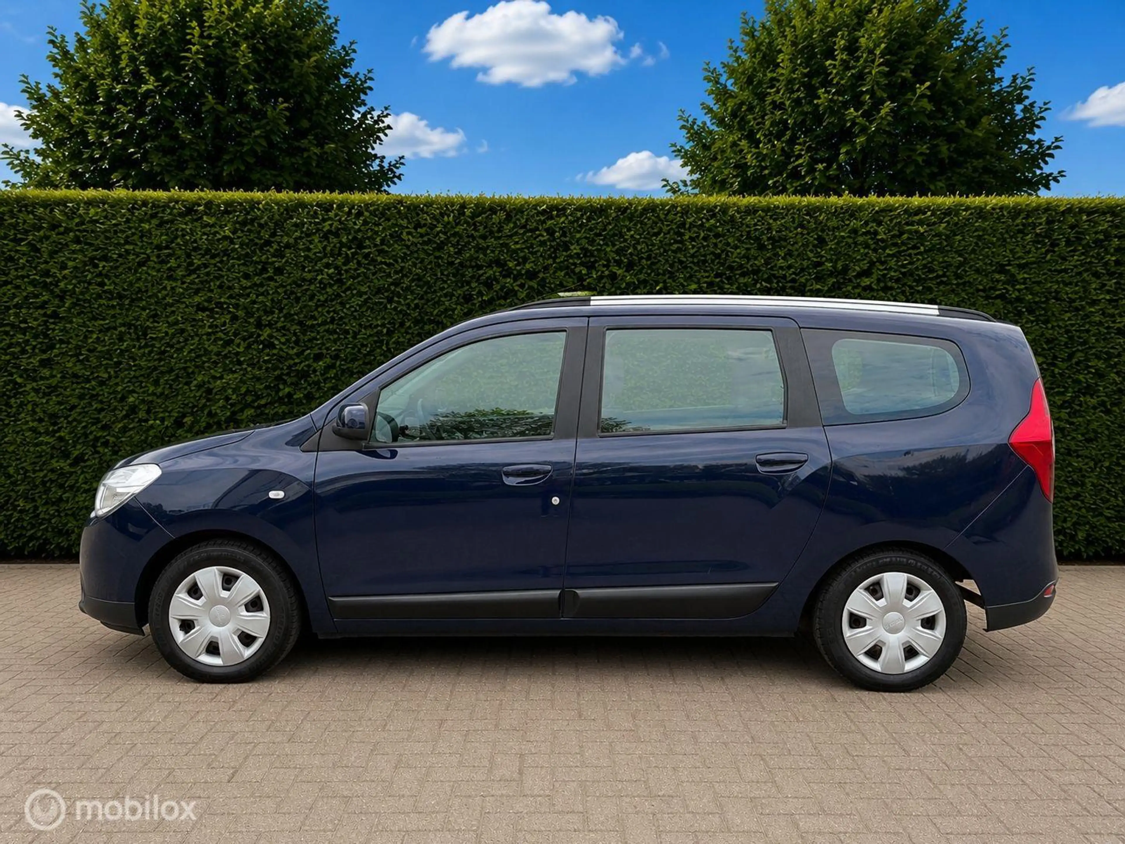 Dacia Lodgy 1.2 Airco Navi Parkeersensor Cruise Bluetooth — photo 4