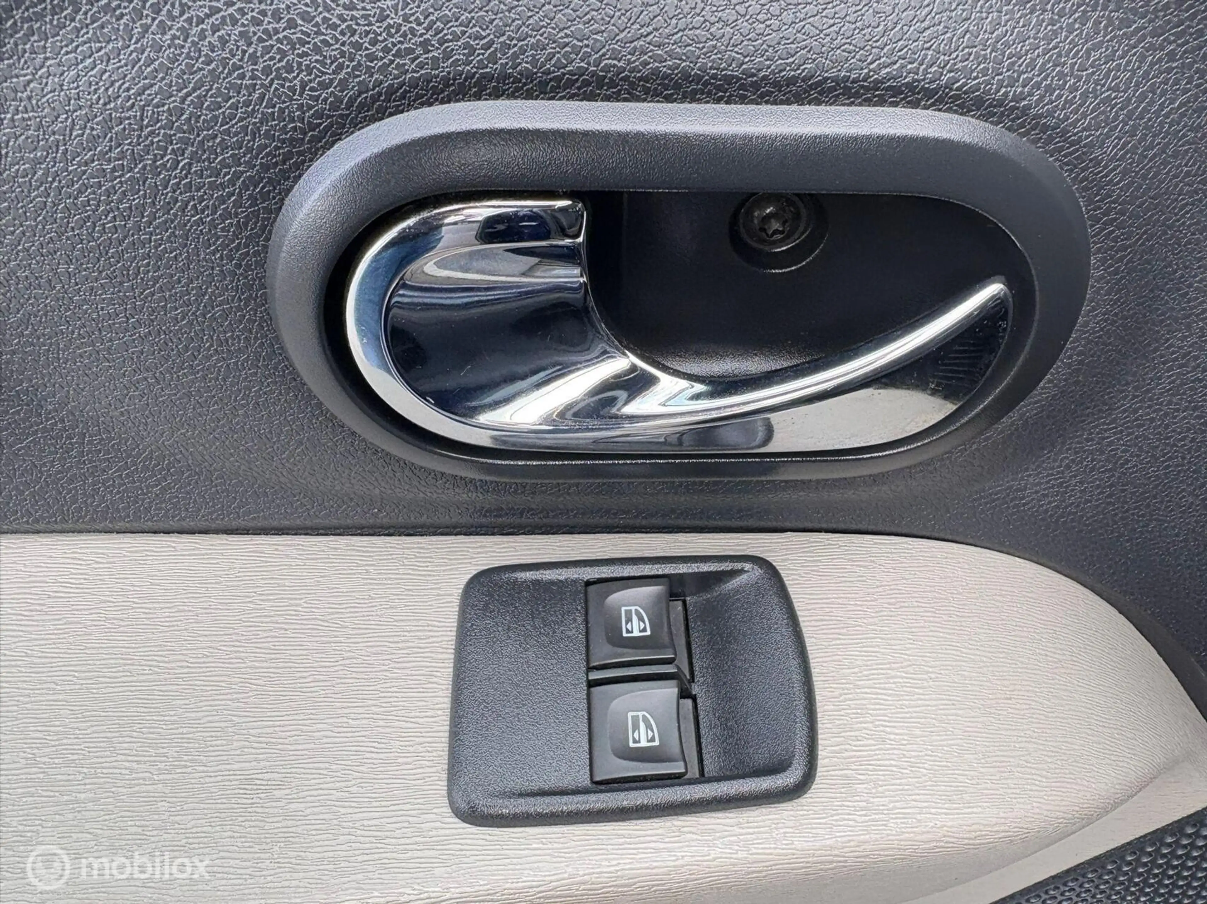 Dacia Lodgy 1.2 Airco Navi Parkeersensor Cruise Bluetooth — photo 15