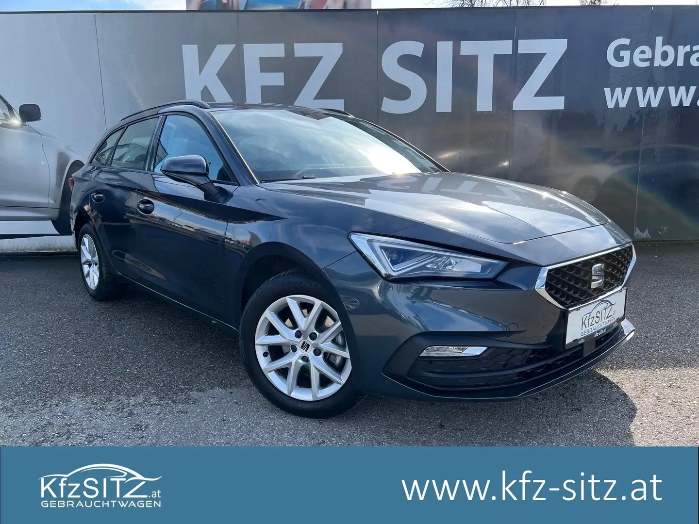 SEAT Leon SP 1,0 eTSI ACT Style DSG | LED/ACC Grau - 1