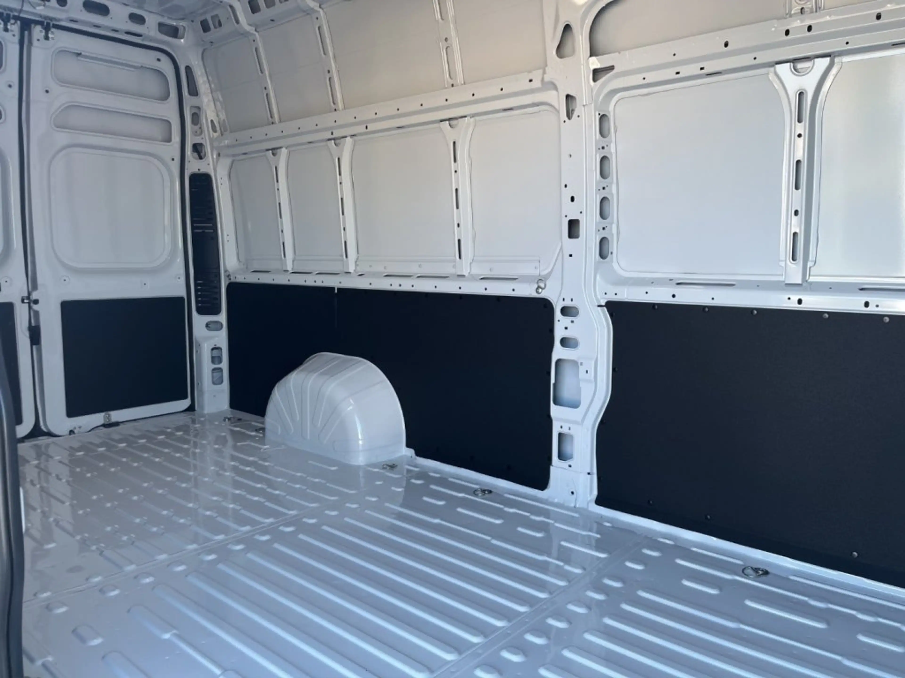 Peugeot Boxer Kastenwagen 3,5T L4H3 BHDI 140 — photo 13