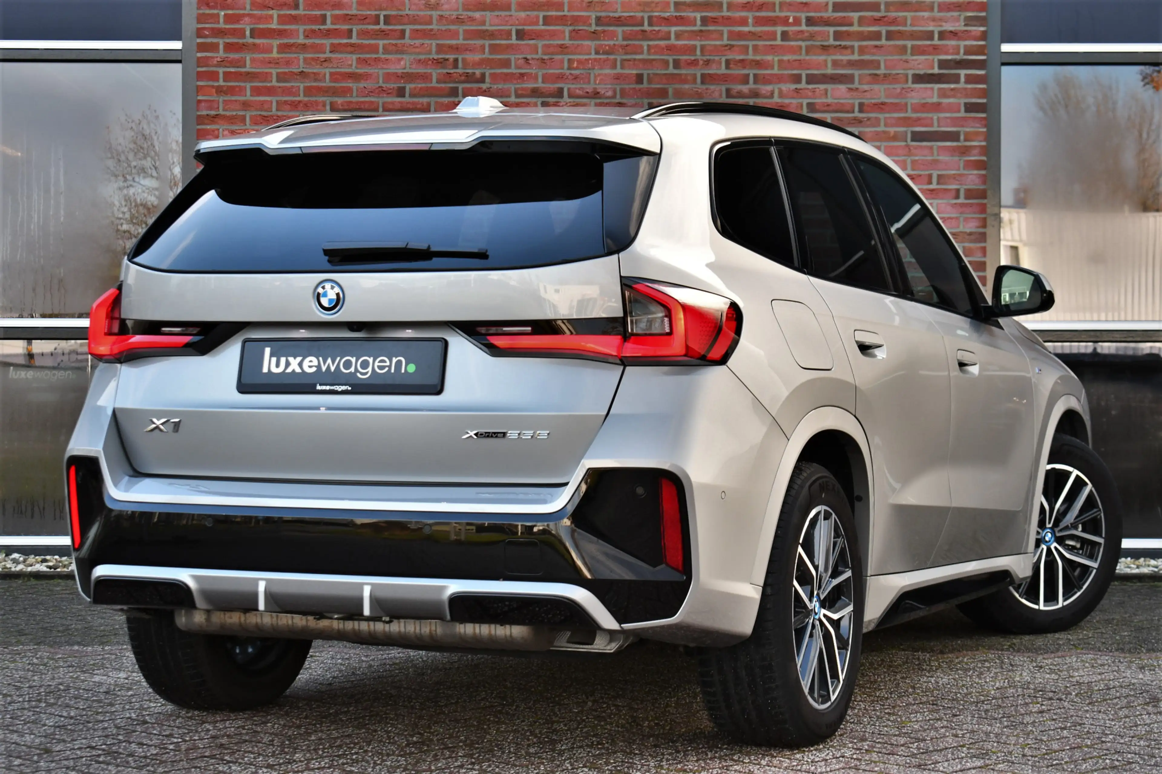 BMW X1 xDrive25e M-Sport Pano Trekh ACC 360 H/K HUD Massa — photo 2