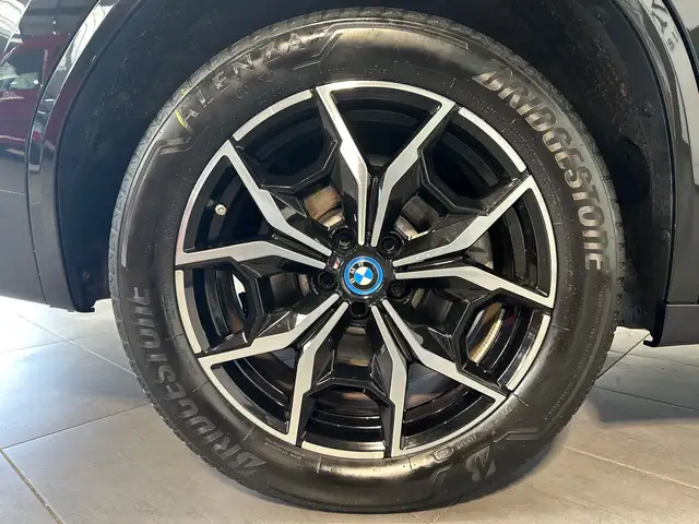 BMW X3 view 3
