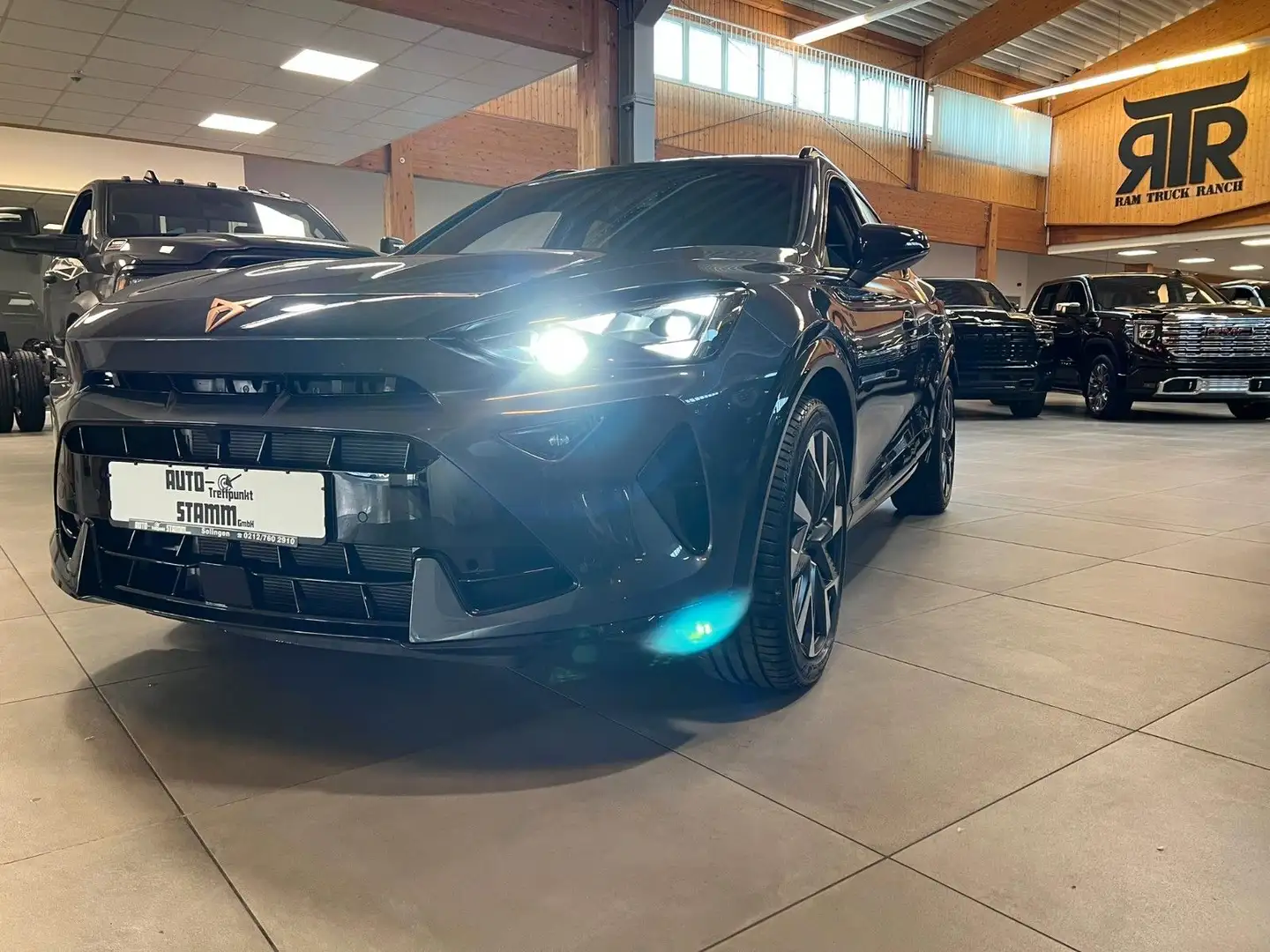 CUPRA Formentor VZ 2.0 TSI 245 kW 4Drive Gris - 2