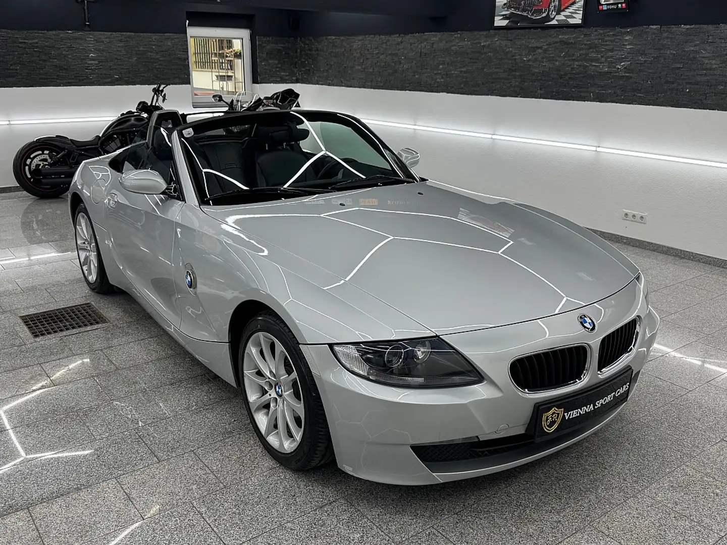 BMW Z4 2,0i Cabrio*Wenig-KM*Gepflegt*2.Besitz*Original... Silber - 1