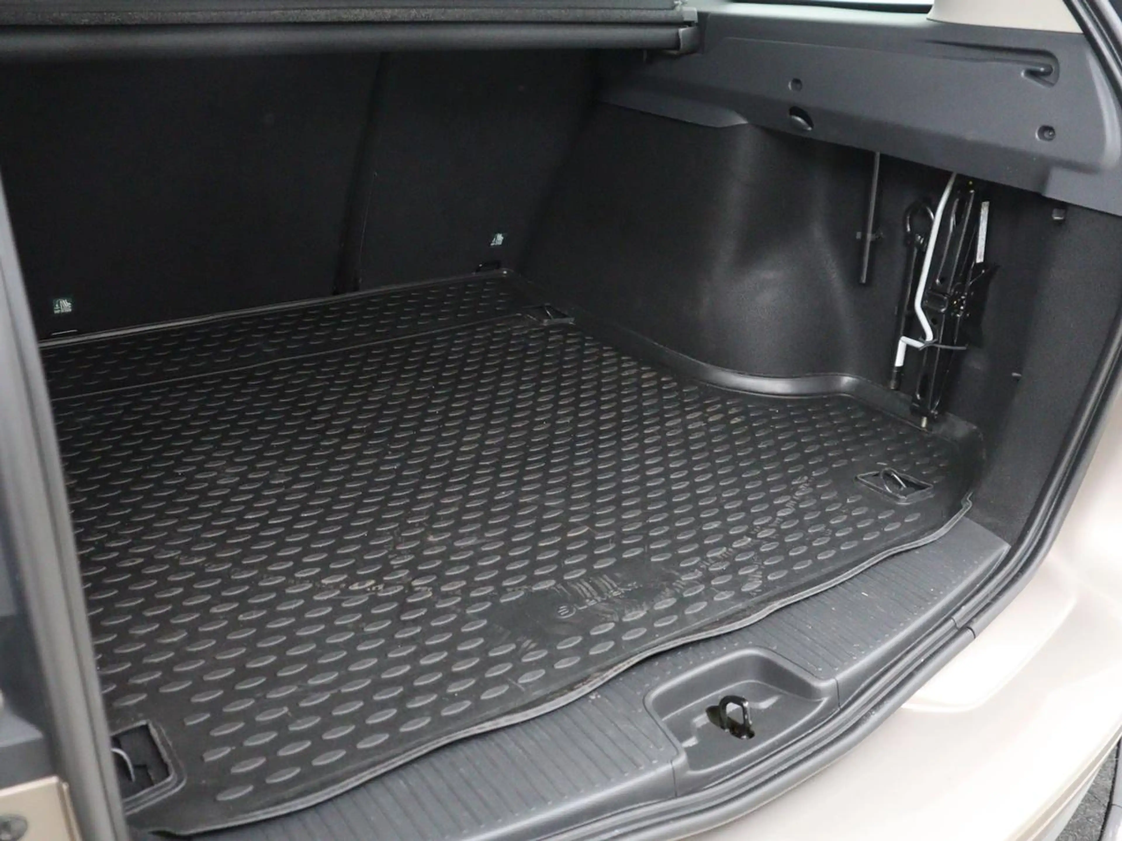 Dacia Logan MCV 0.9 TCe Prestige | Cruise control | Airco | Na — photo 10