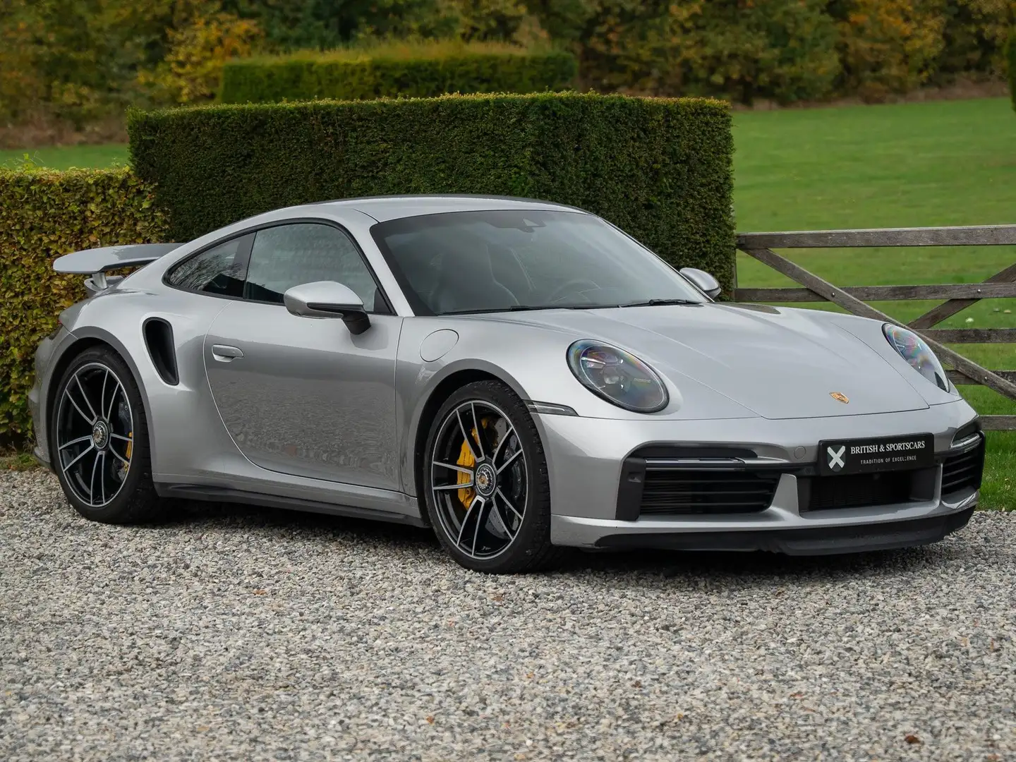 Porsche 992 Turbo S Coupe / 1 Owner Zilver - 1