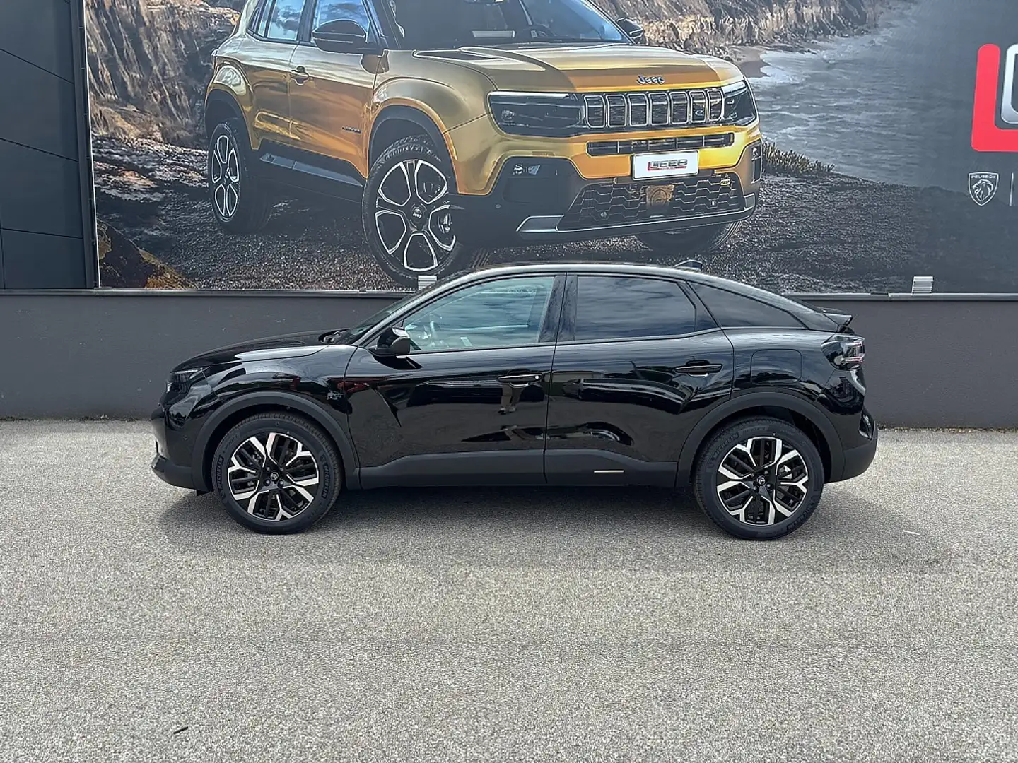 Citroen C4 PureTech 130 S&S EAT8 Max inkl. Winterpaket Schwarz - 2