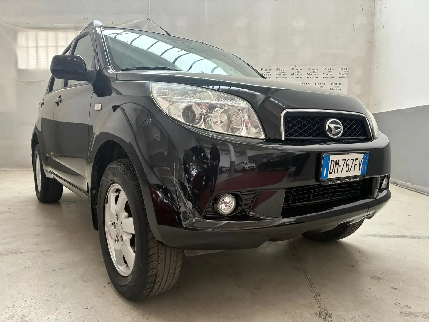 Daihatsu Terios 1.5 SXA auto Schwarz - 2