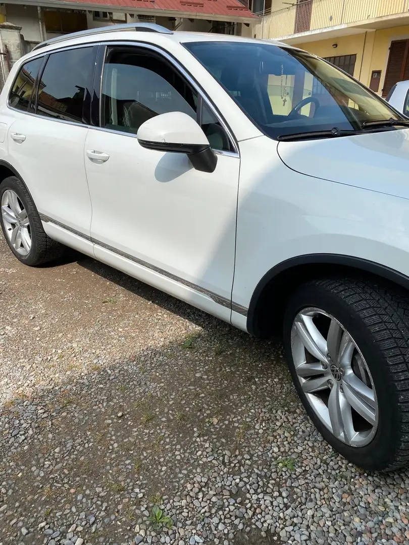 Volkswagen Touareg 3.0 V6 tdi Executive 245cv tiptronic - 2