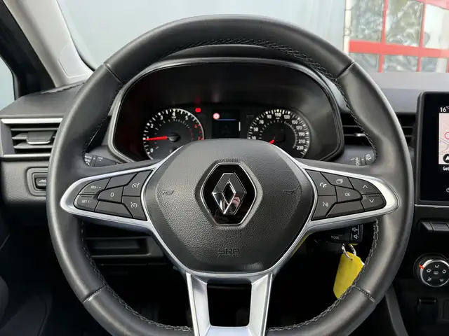 Renault Clio view 11