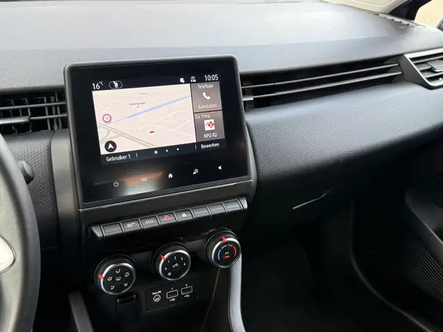 Renault Clio view 15