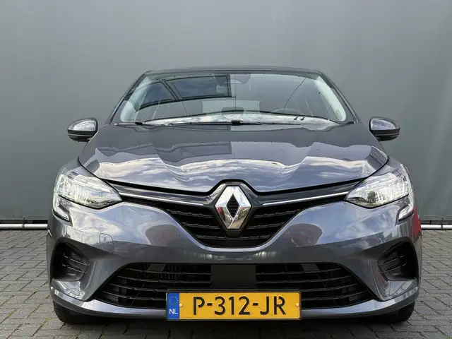 Renault Clio view 25