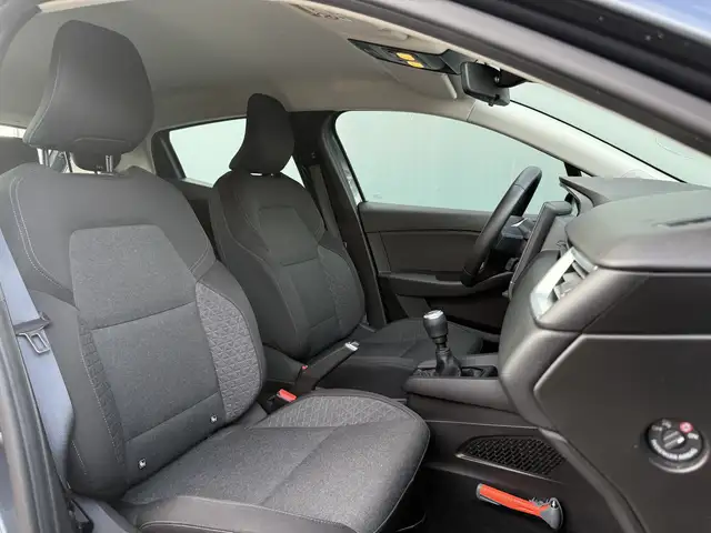 Renault Clio view 29