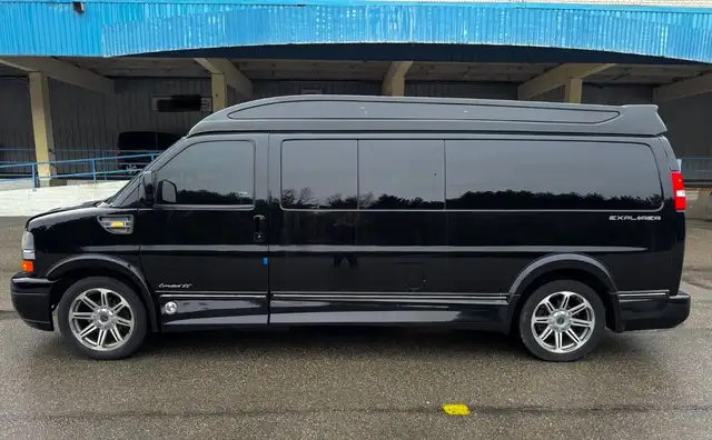 Chevrolet Express 6,0 V8 Explorer Limited.9 Sitze