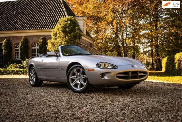 Jaguar XK8 4.0 V8 Convertible (294pk) Perfecte staat | Youngt