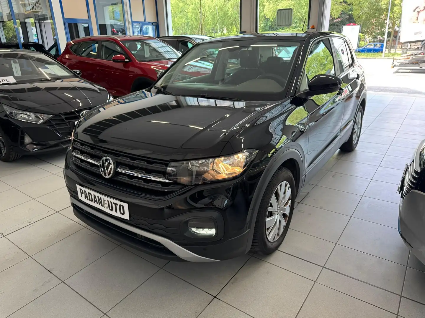 Volkswagen T-Cross 1.0 TSI Urban BMT Negro - 2