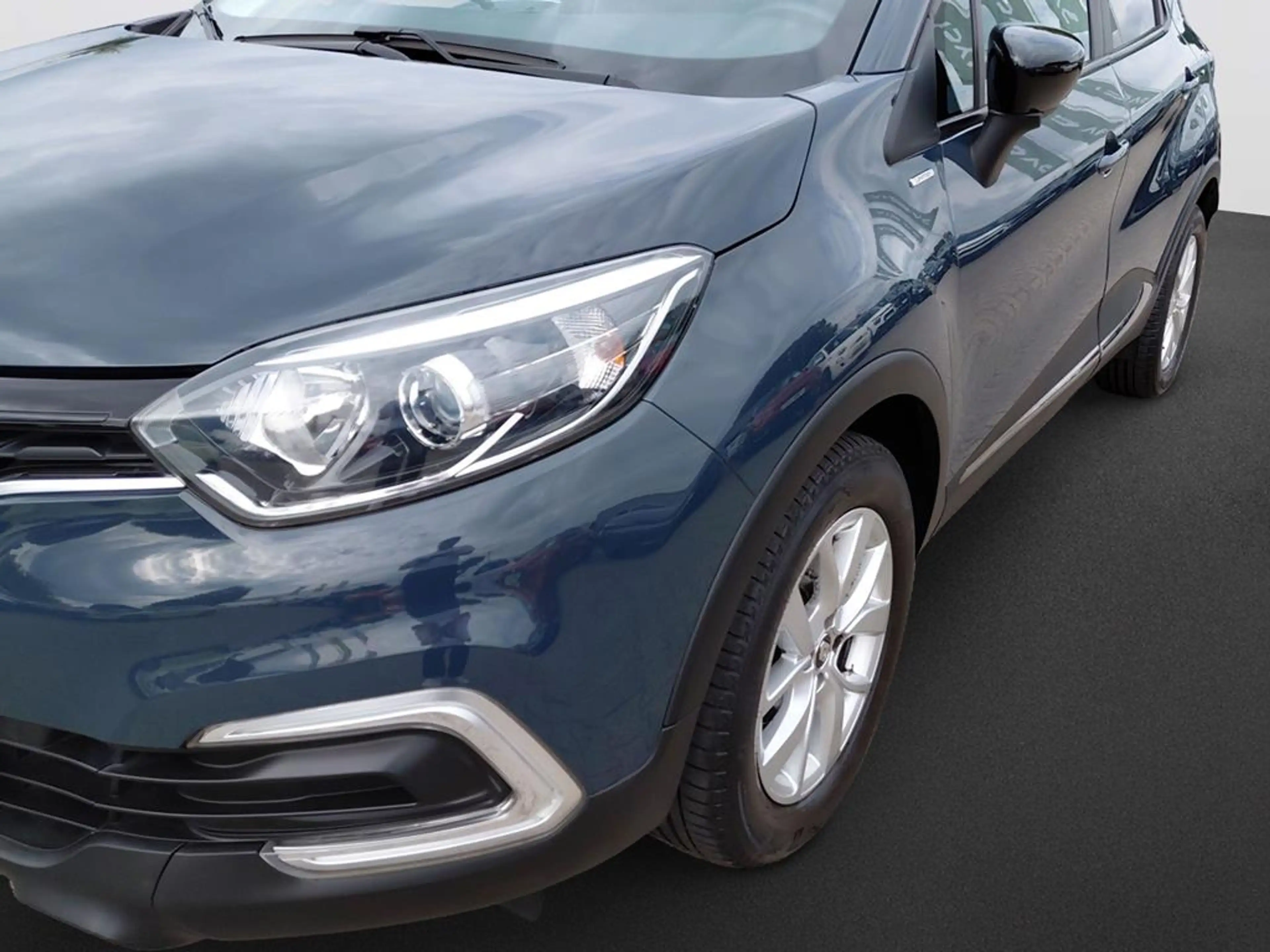 Renault Captur 0.9 TCe 90 eco² Limited Energy — photo 11
