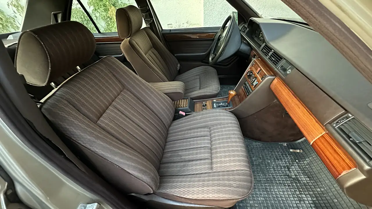 Mercedes-Benz E 320 Aut., foto 3