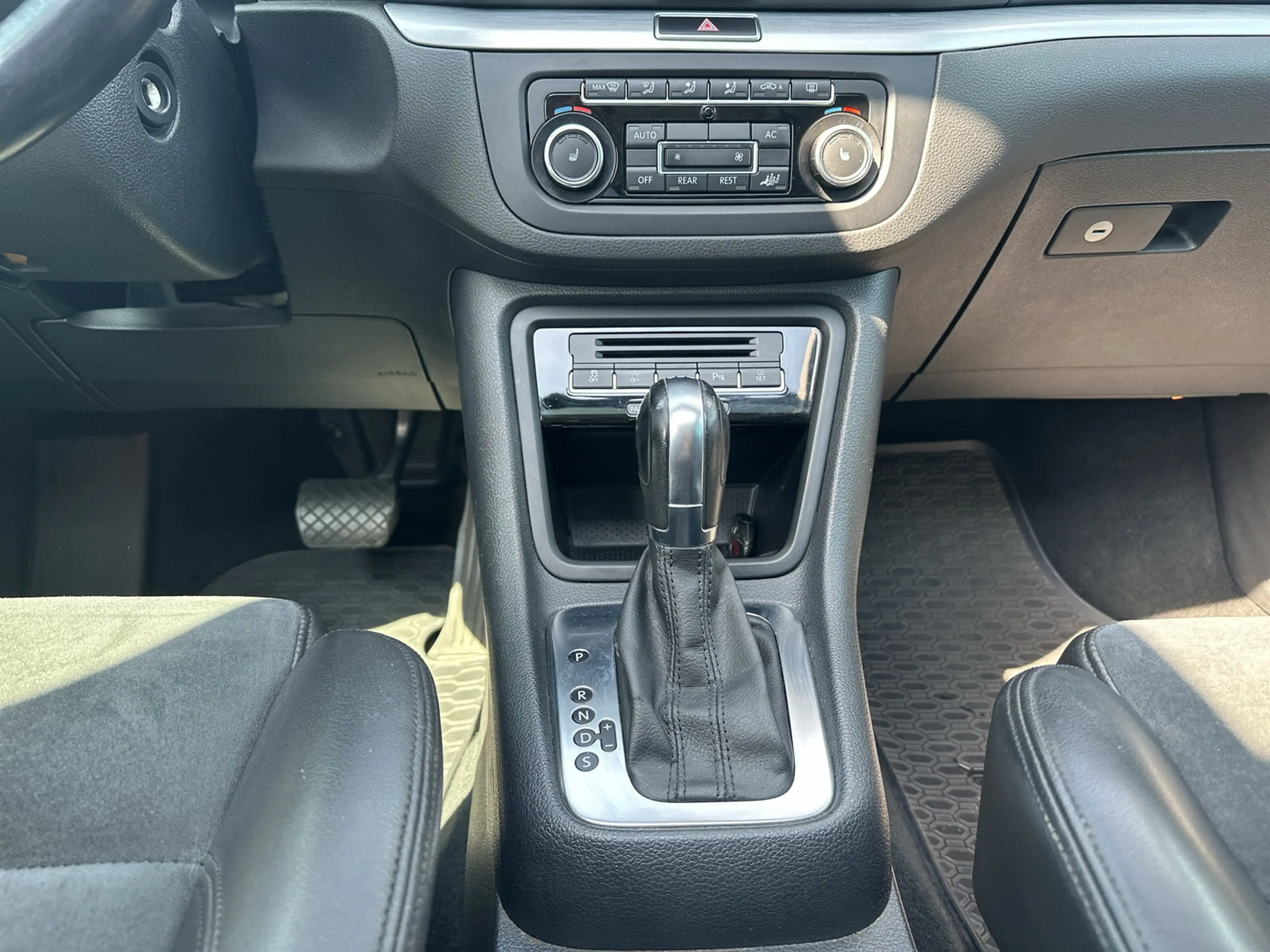 Volkswagen Sharan Highline 2.0TDI Alcantara Pano SHZ AHK — photo 15