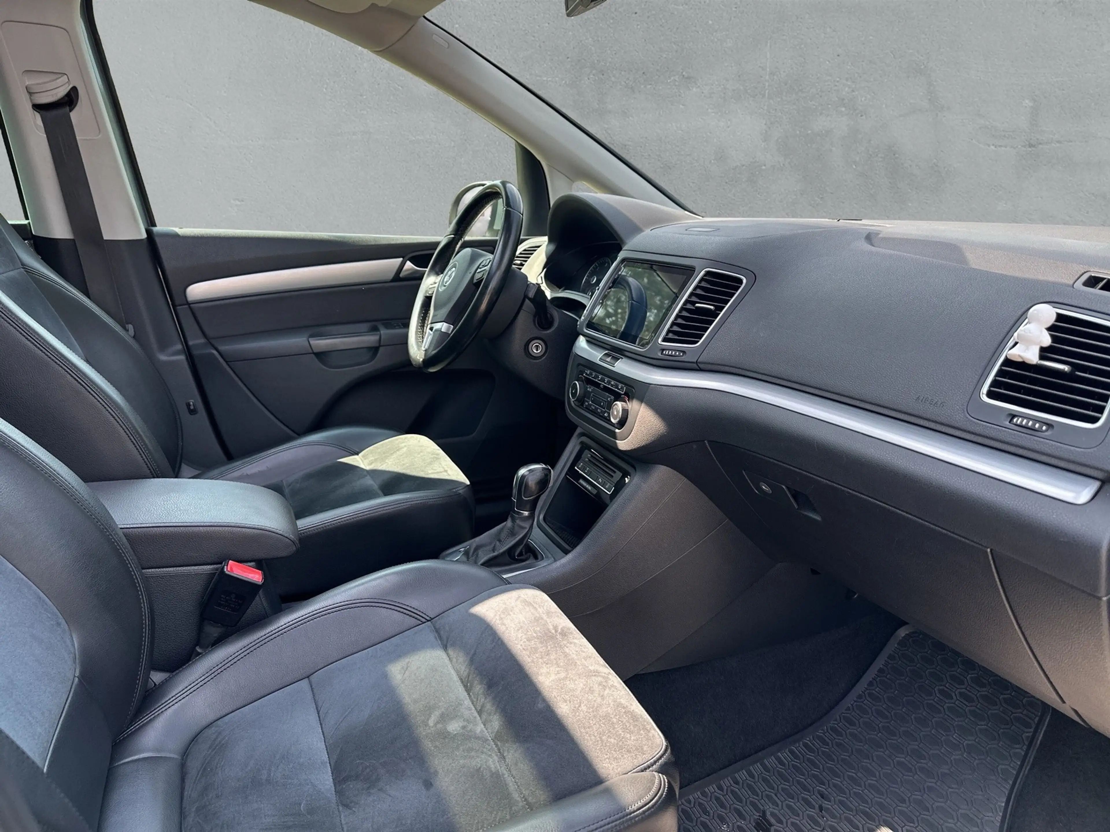 Volkswagen Sharan Highline 2.0TDI Alcantara Pano SHZ AHK — photo 12