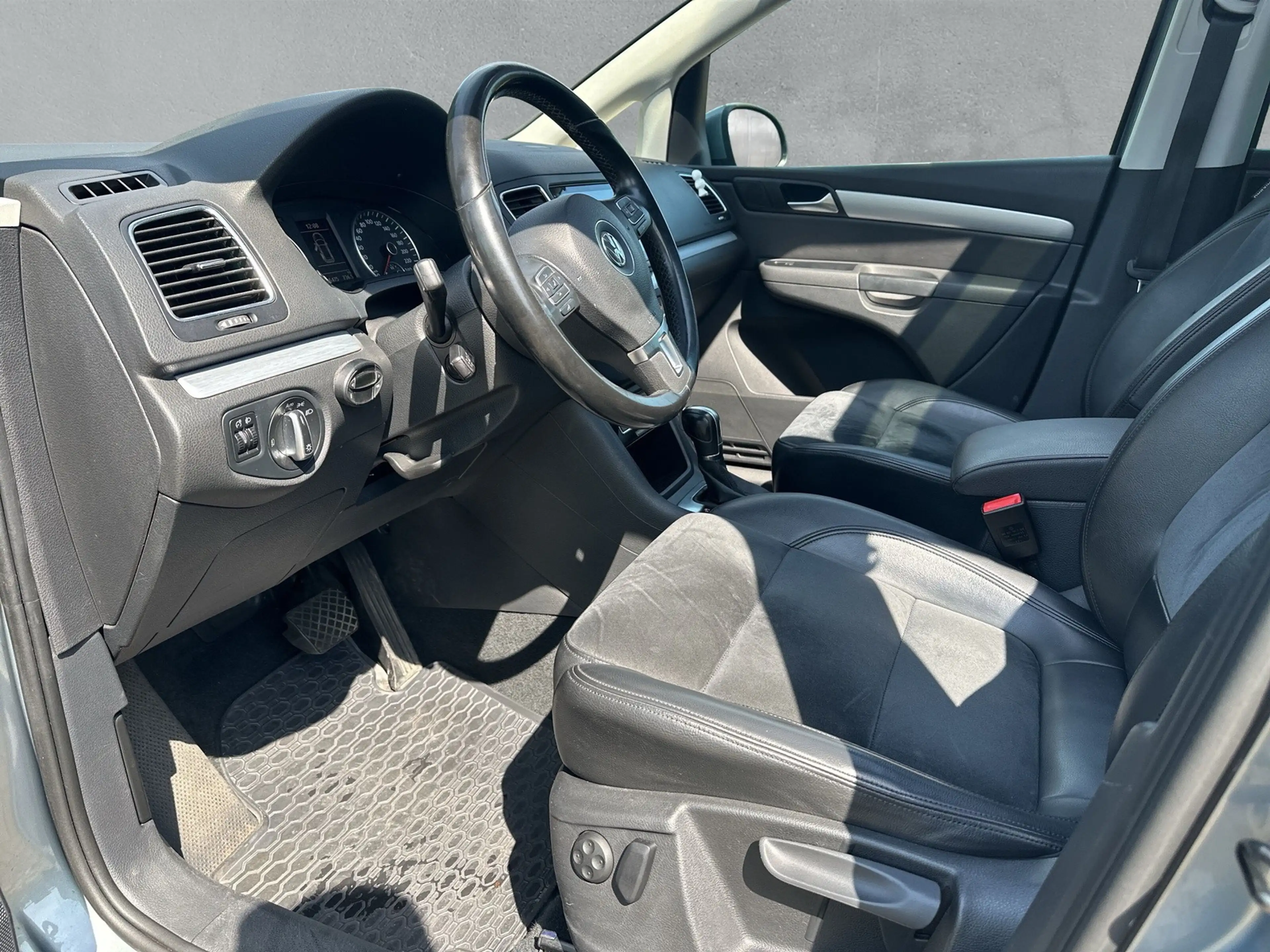 Volkswagen Sharan Highline 2.0TDI Alcantara Pano SHZ AHK — photo 9