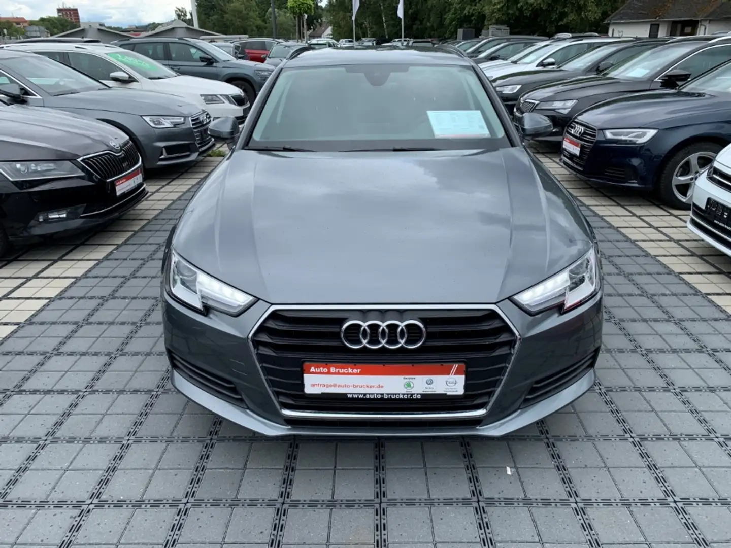 Audi A4 Avant  2.0 TDI Alu Soundsystem Xenon PDC Gri - 2