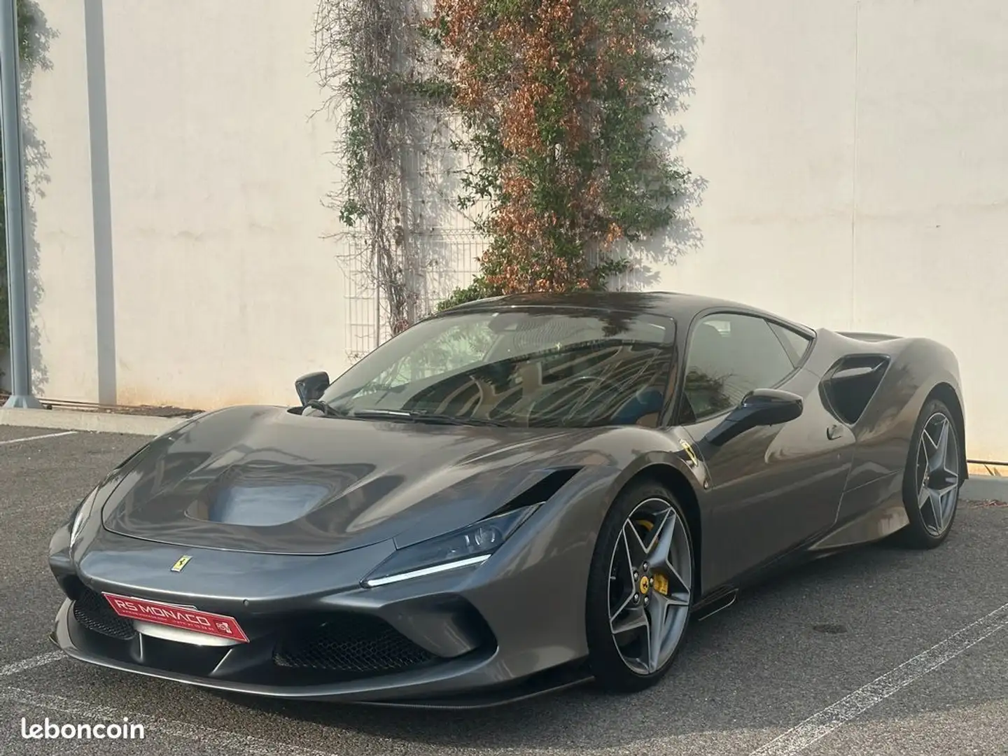 Ferrari F8 Tributo coupe 3.9 dct Grijs - 1