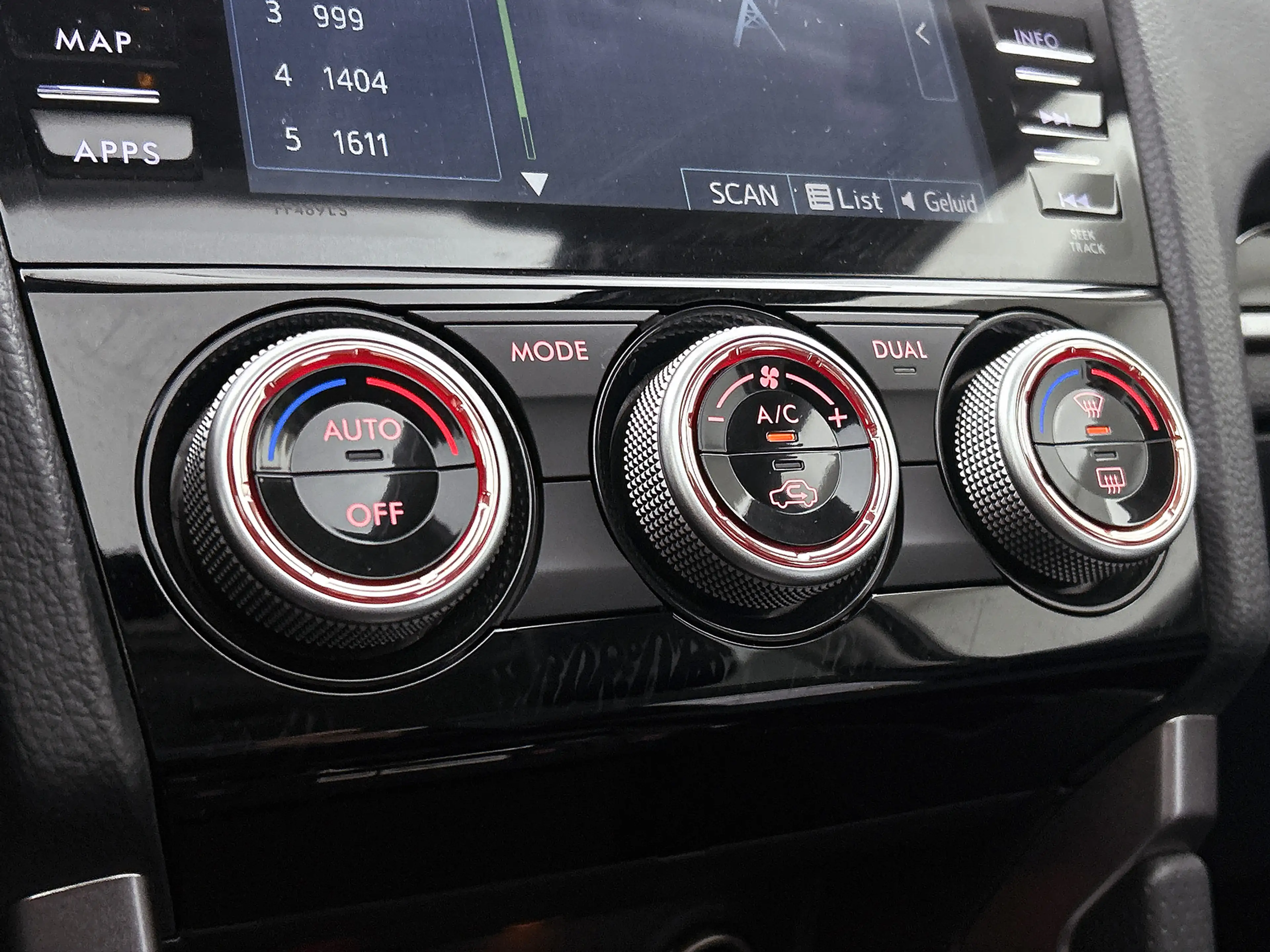 Subaru Forester 2.0 AWD Premium | Schuif-/kanteldak | Trekhaak | A — photo 11