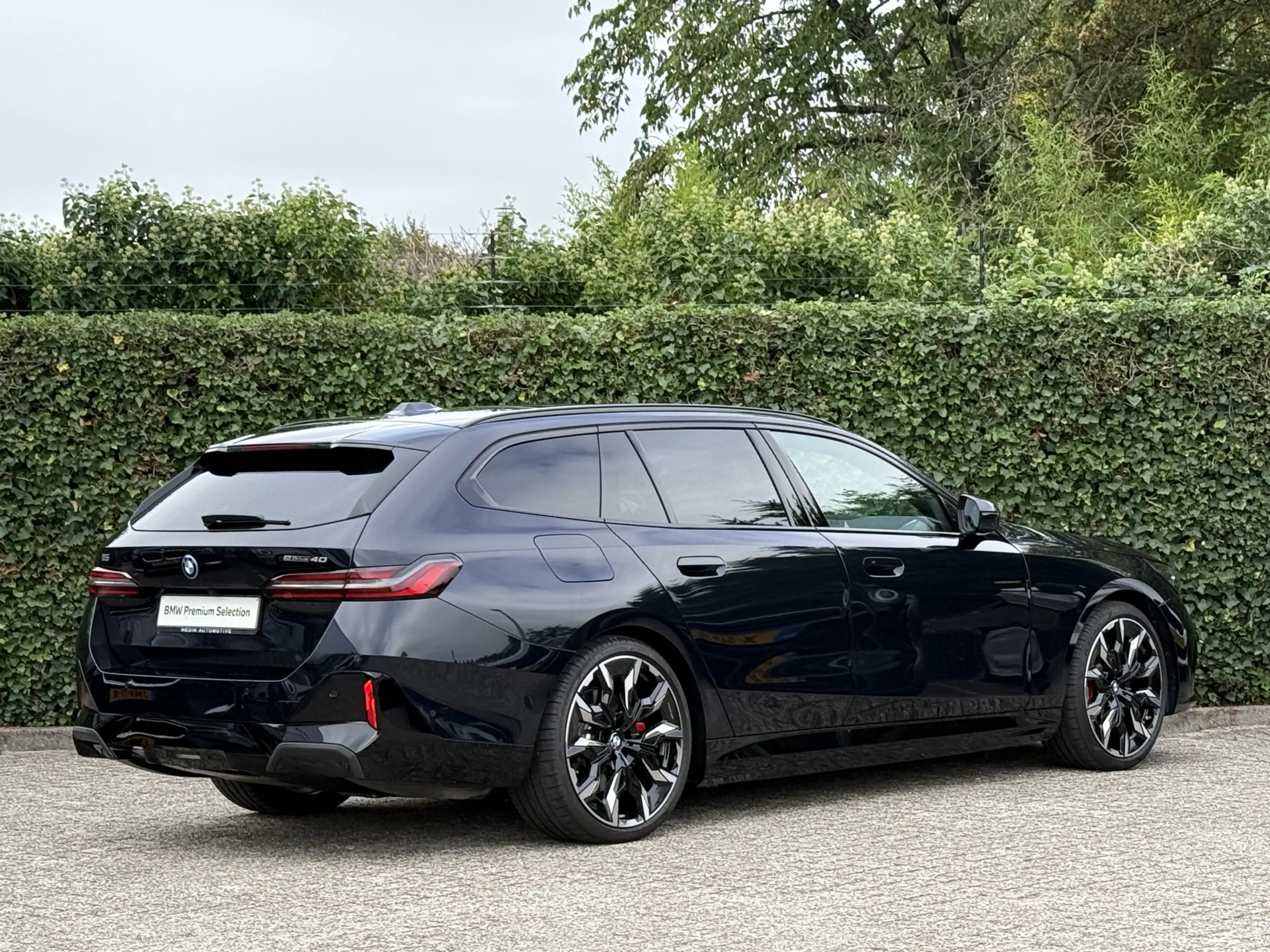 BMW i5 Touring eDrive40 | M-Sport Pro | Panorama | Harman — photo 3