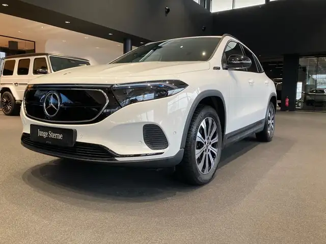 Mercedes-Benz EQA 350 4M PROGRESSIVE AHK 360 HUD DISTRO GUARD