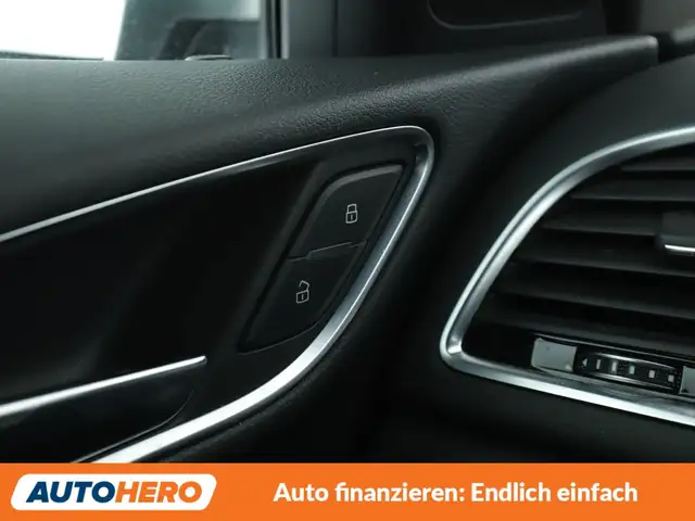 Audi RS Q3 view 27