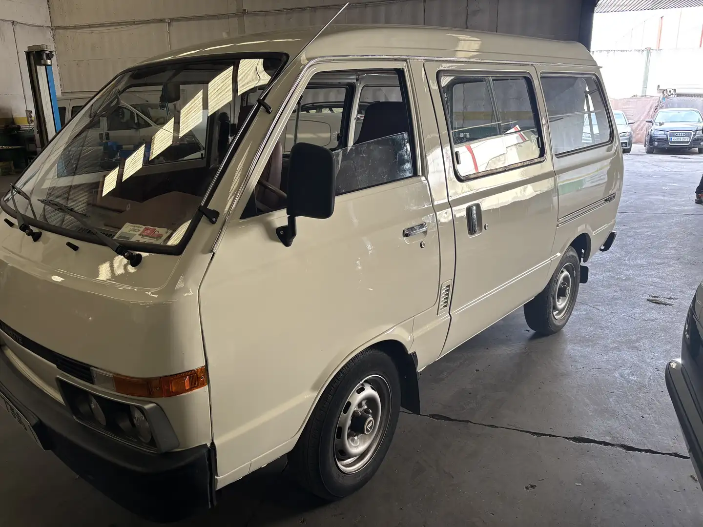 Nissan Vanette - 1