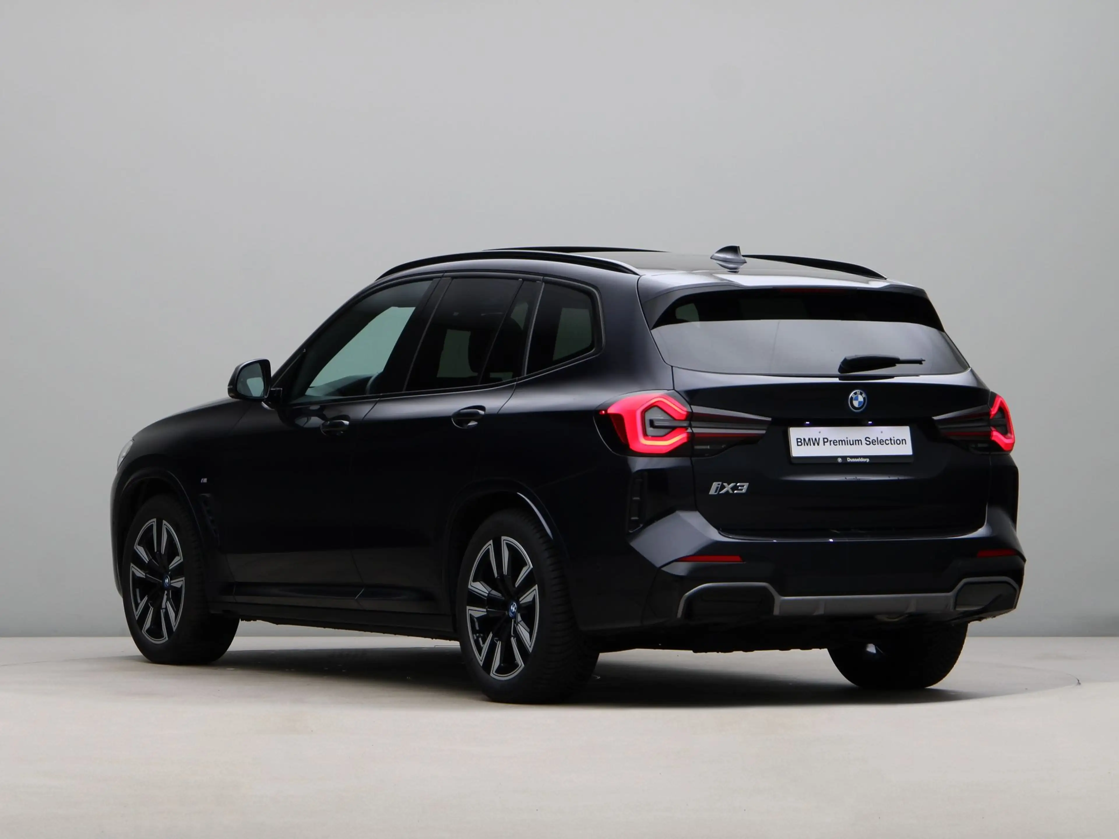 BMW iX3 Executive 80 kWh — photo 11