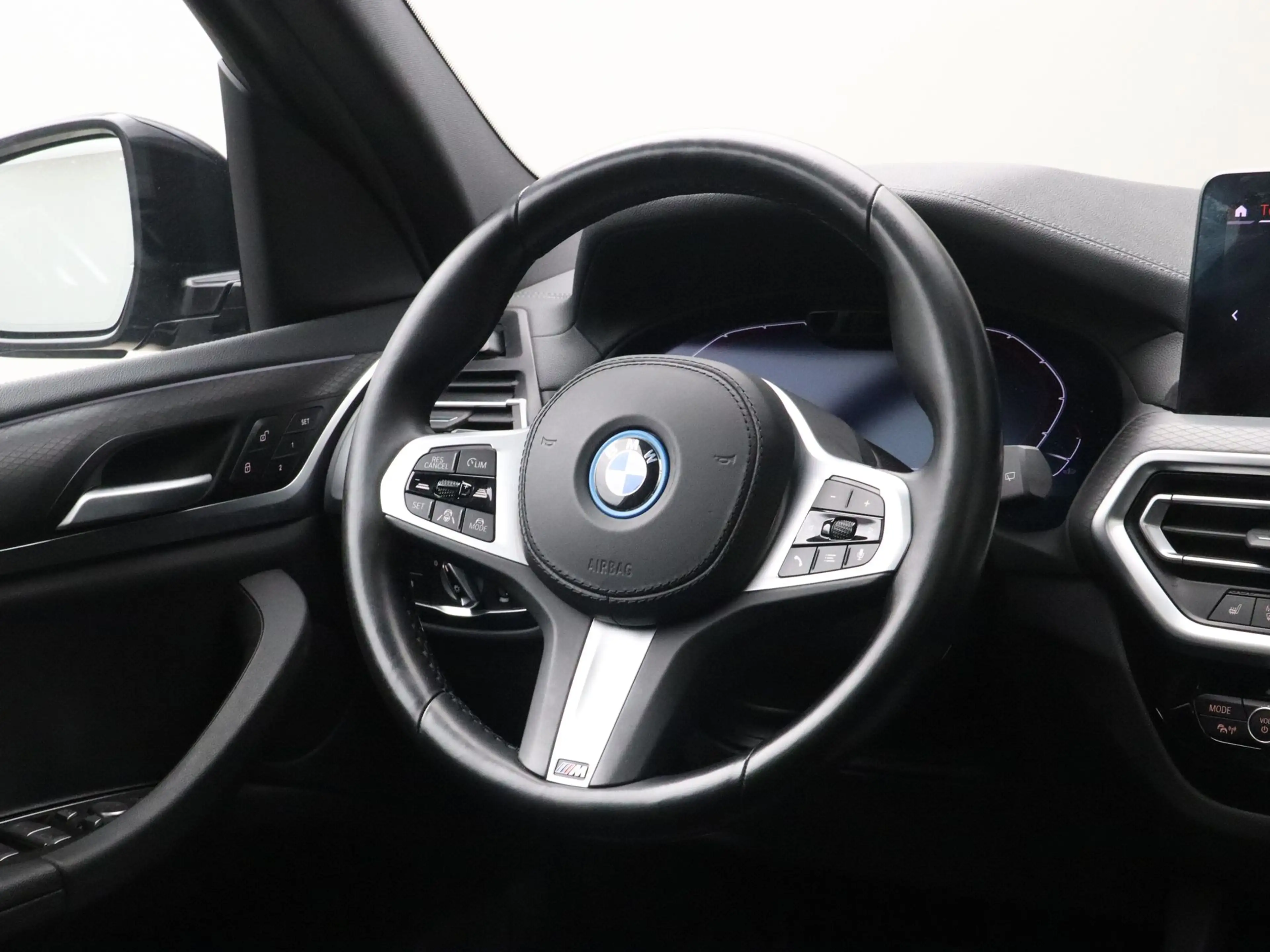BMW iX3 Executive 80 kWh — photo 2
