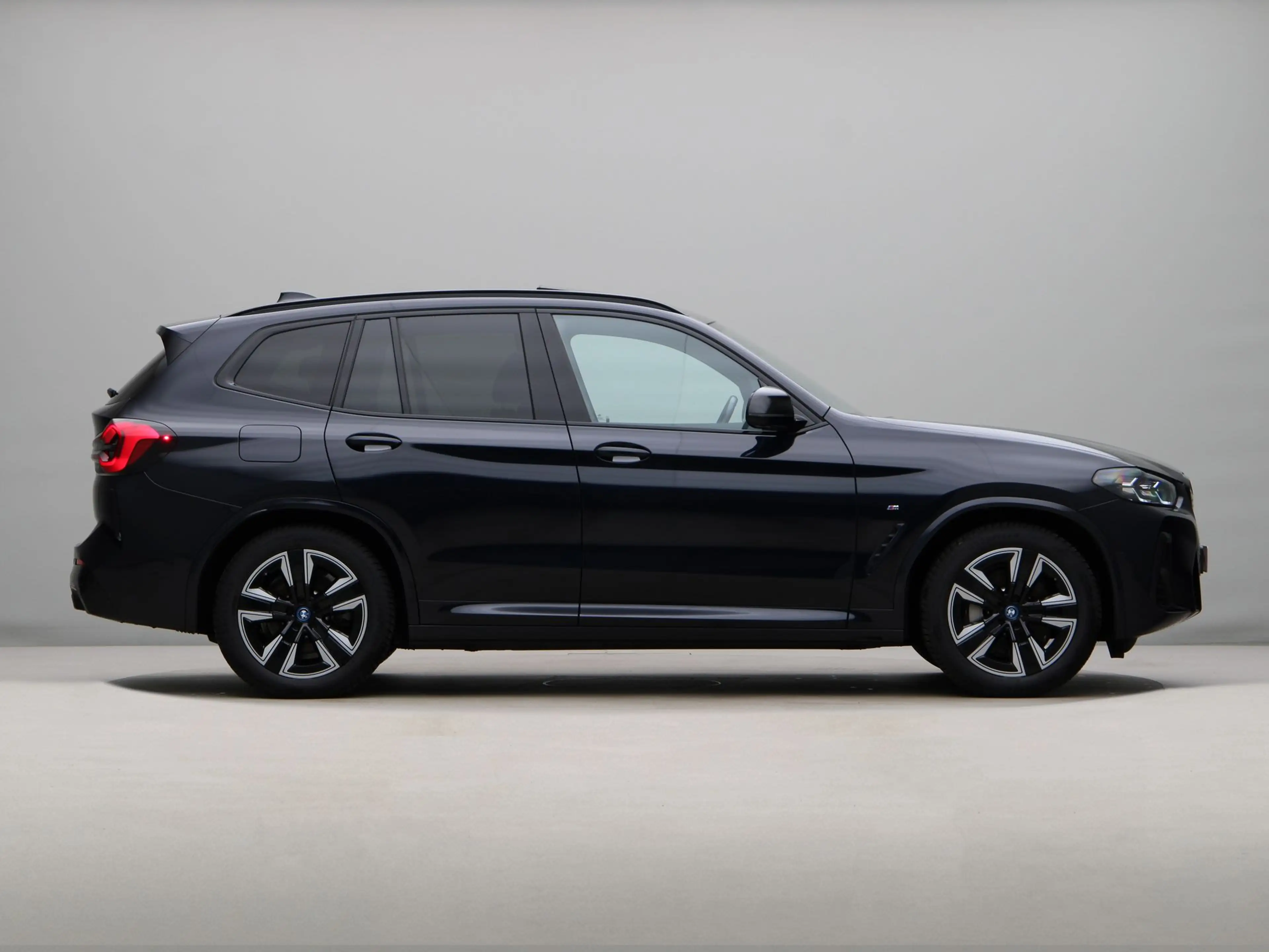 BMW iX3 Executive 80 kWh — photo 8
