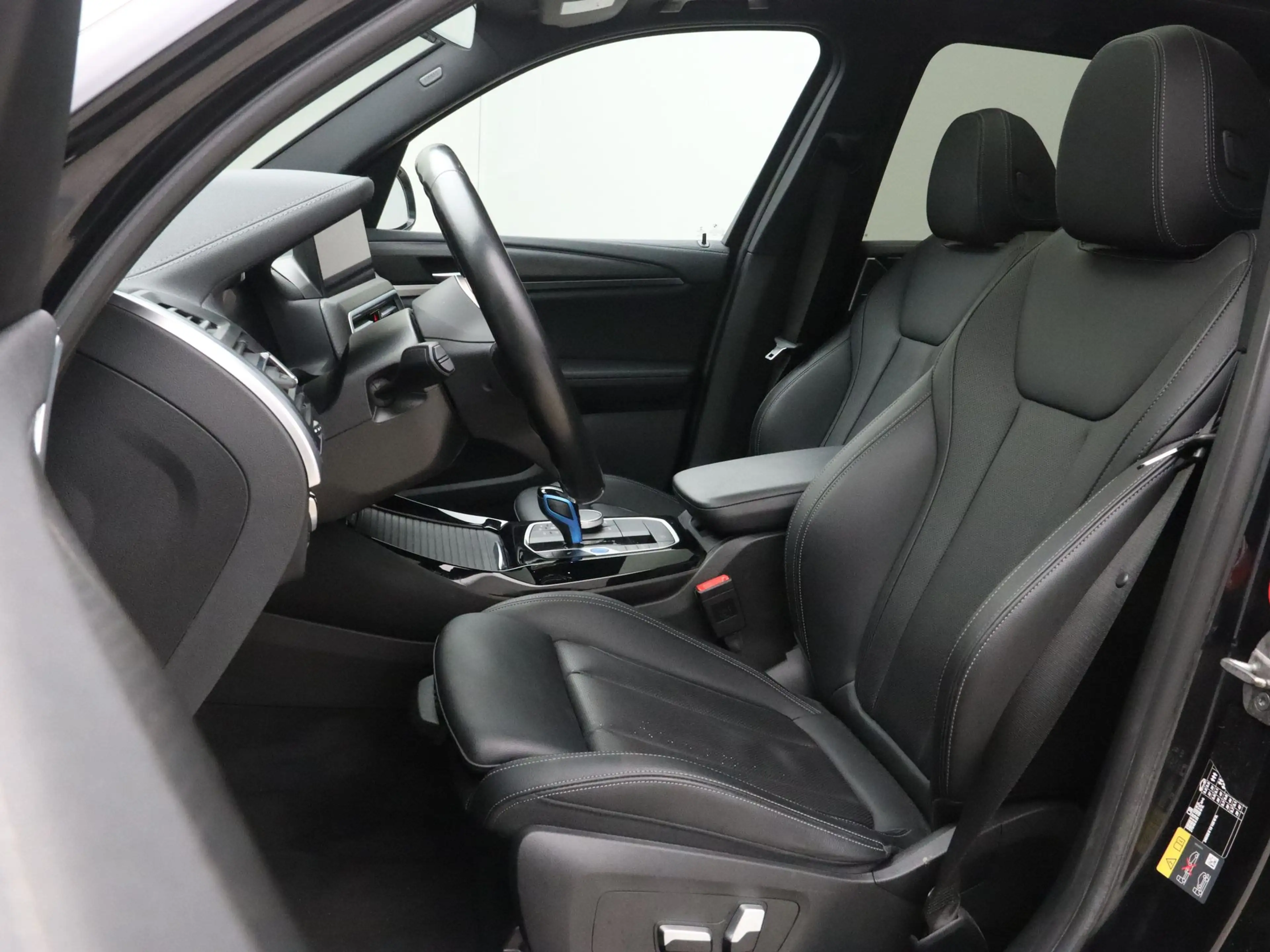 BMW iX3 Executive 80 kWh — photo 5
