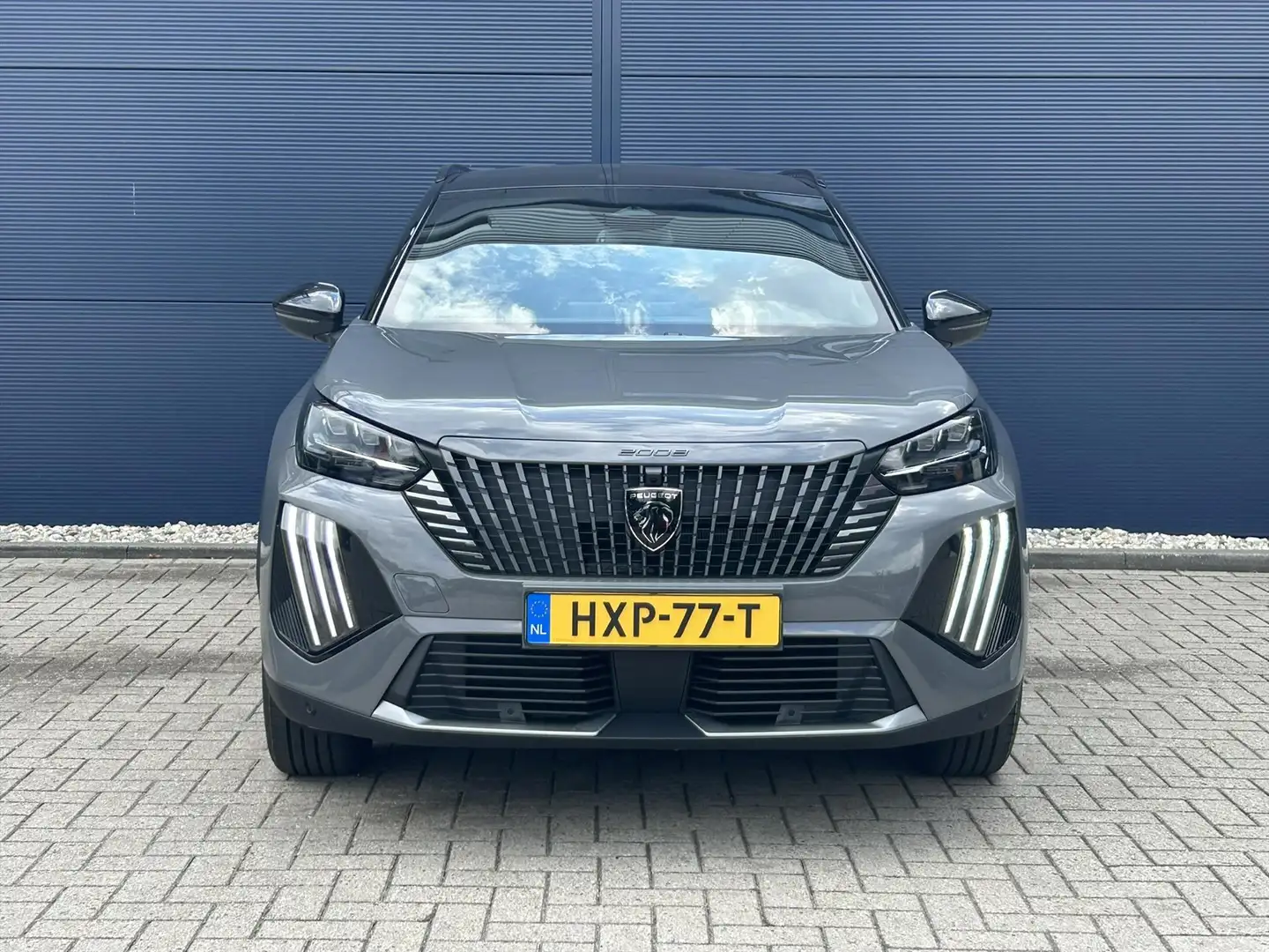 Peugeot e-2008 EV 54kWh 156pk | 360 camera | Alcantara | Stoelver Grijs - 2