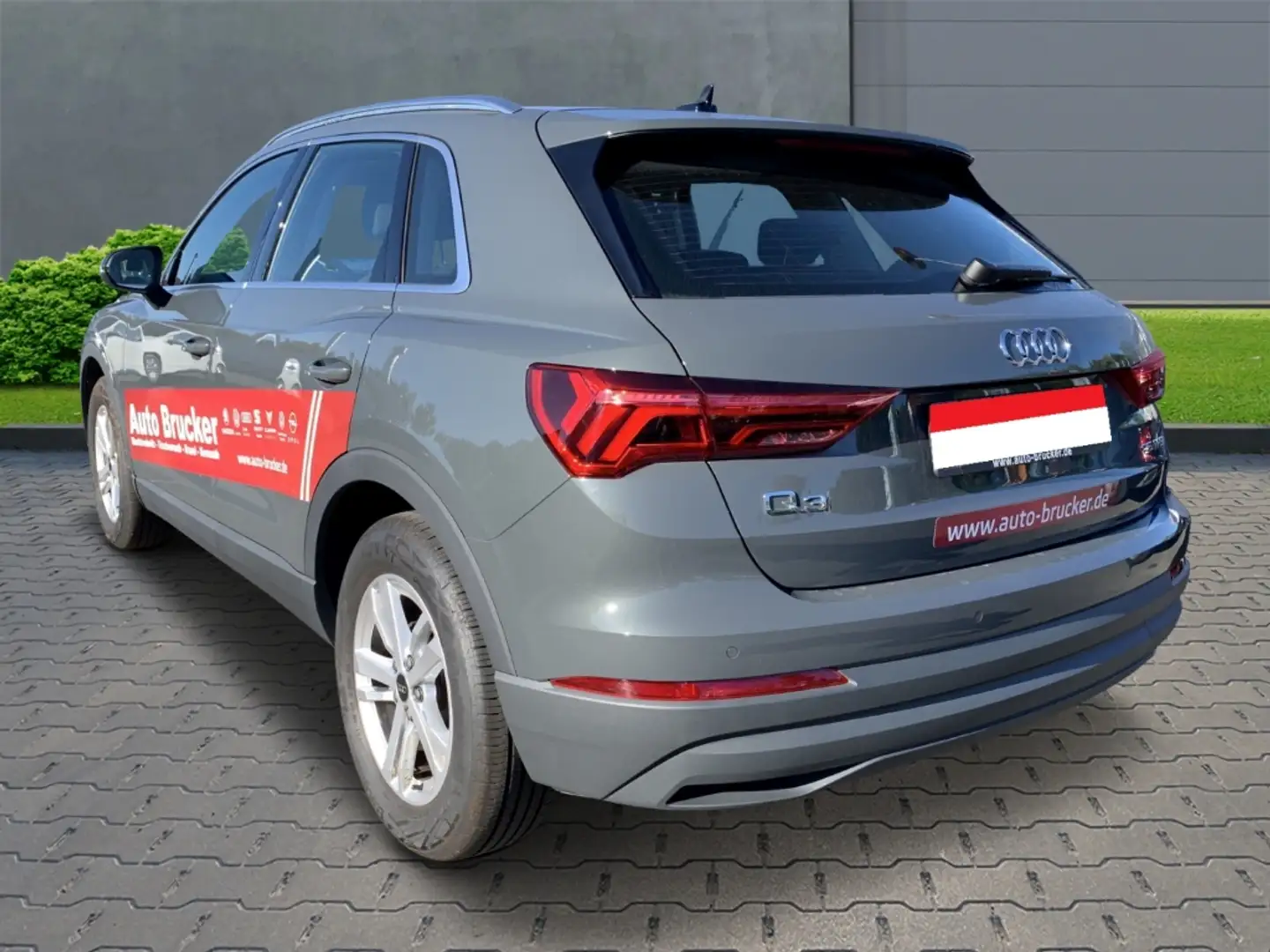 Audi Q3 35 TFSI  1.5 AHK Navi Alu LED Klimaautomatik Schwarz - 2