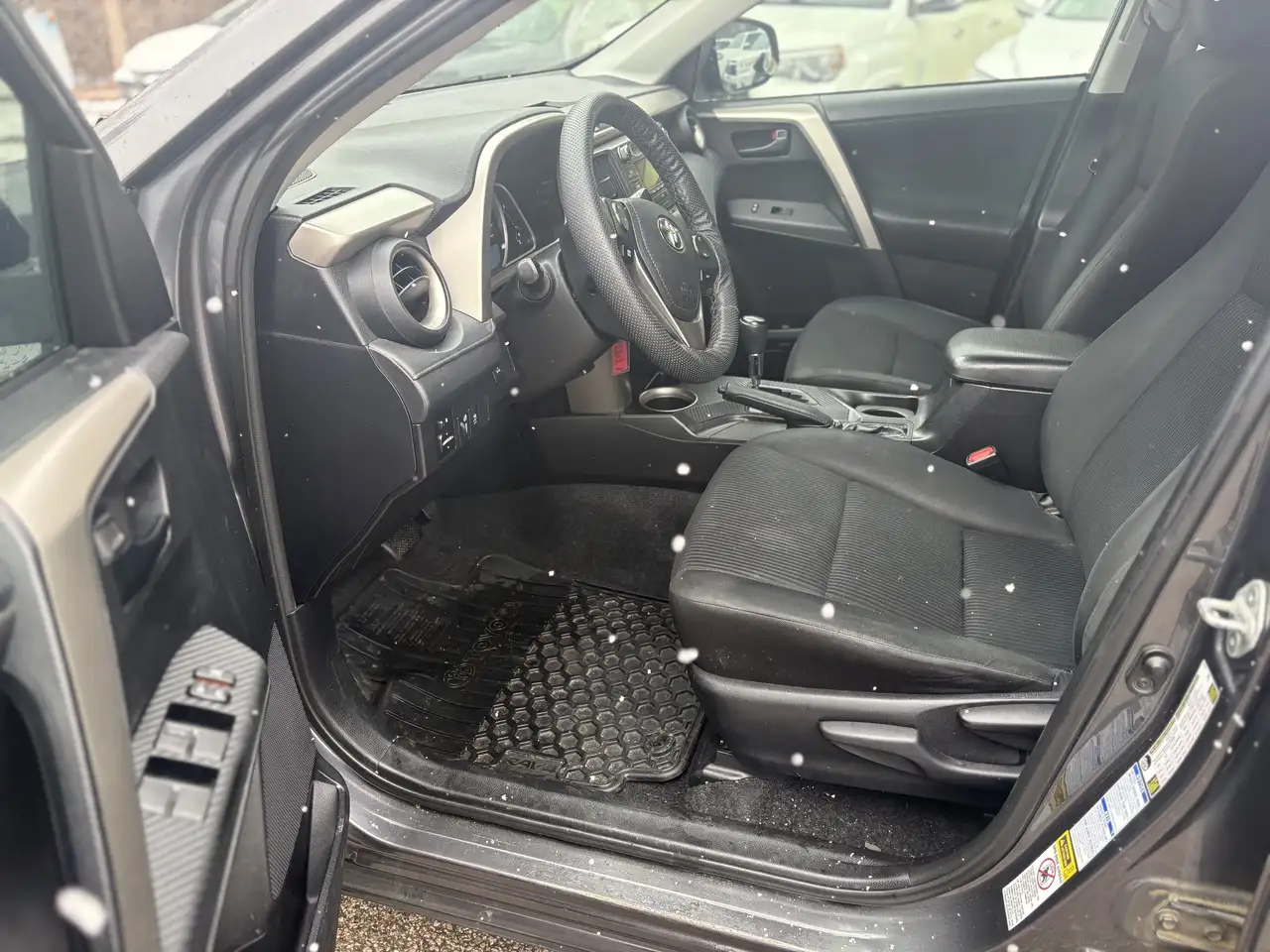 Toyota RAV 4 снимка Toyota RAV 4