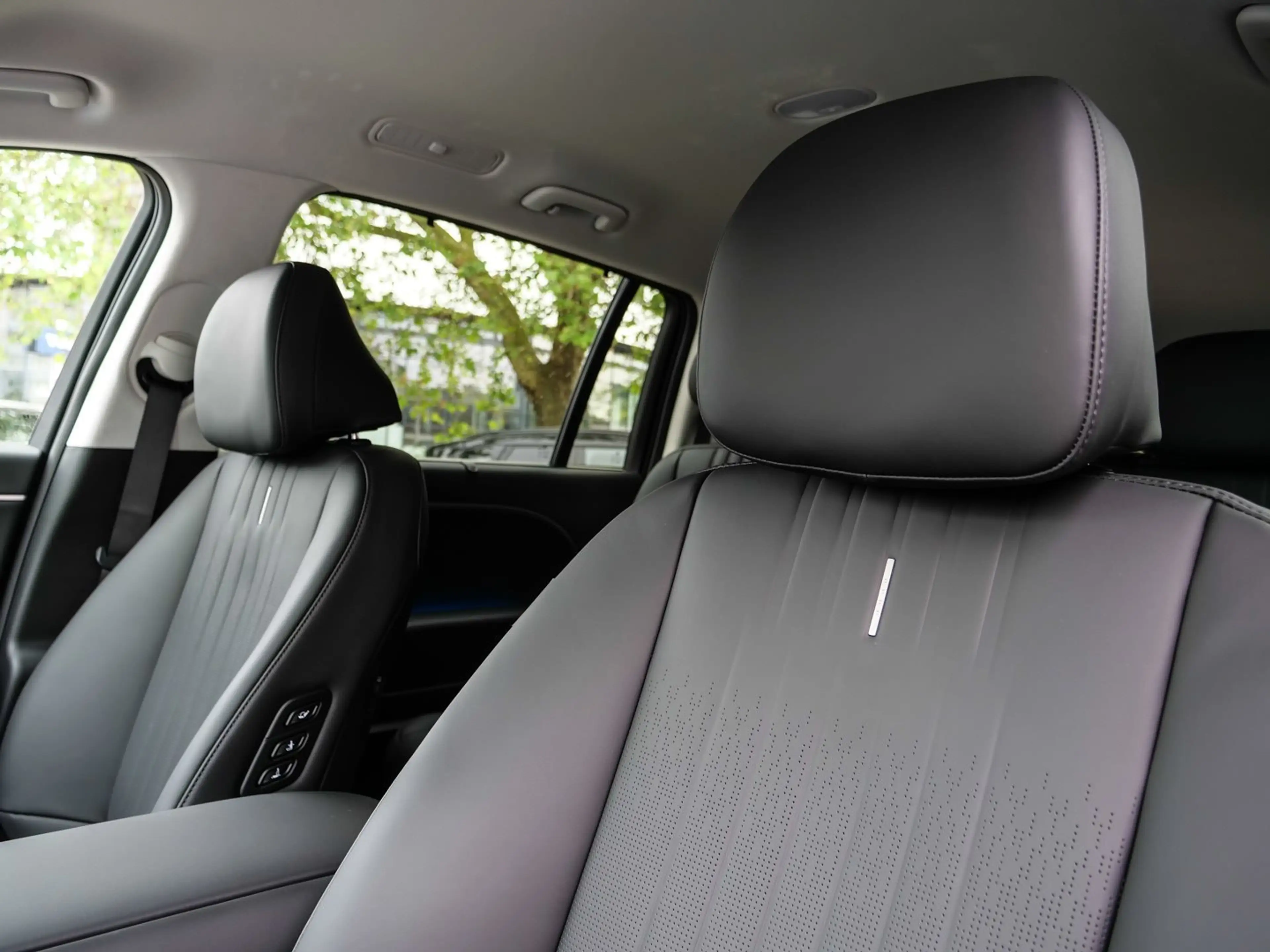 Hyundai IONIQ 9 UNIQ 7-Sitzer UNIQ 110 kWh 307PS 4WD — photo 10