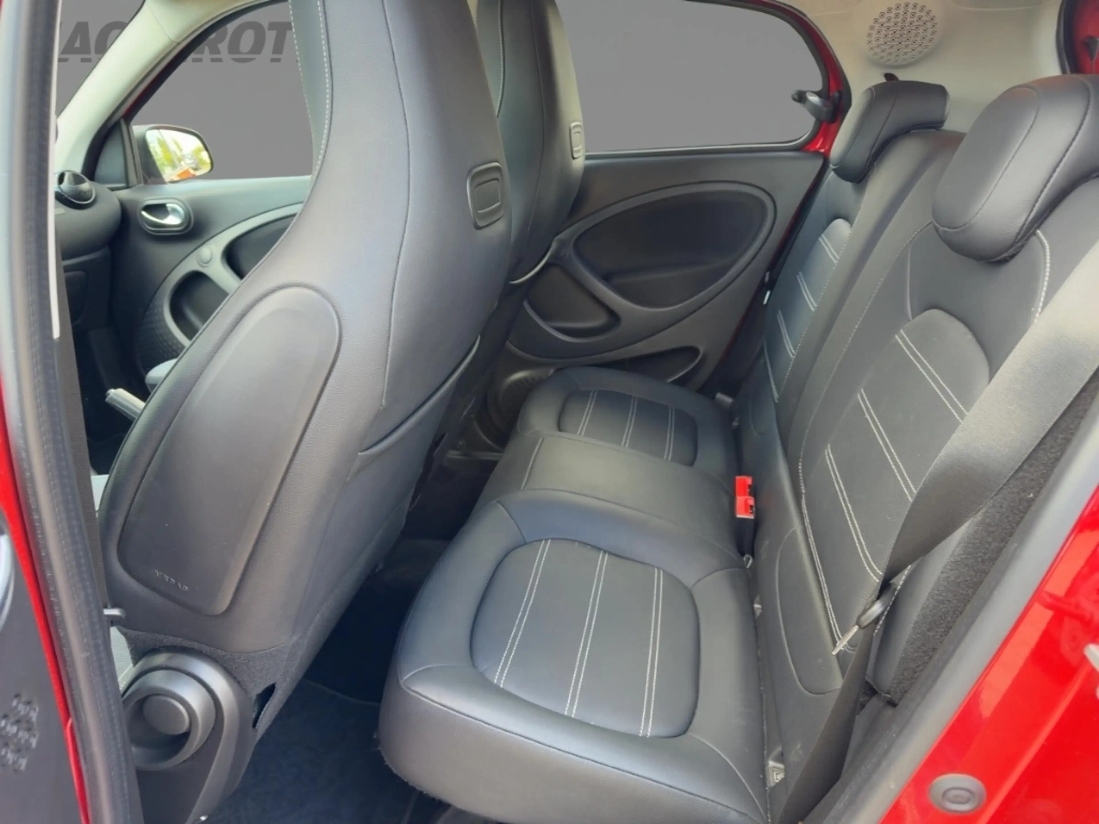 smart forFour 66 kW Navi Sitzheizung PDC Bluetooth — photo 7