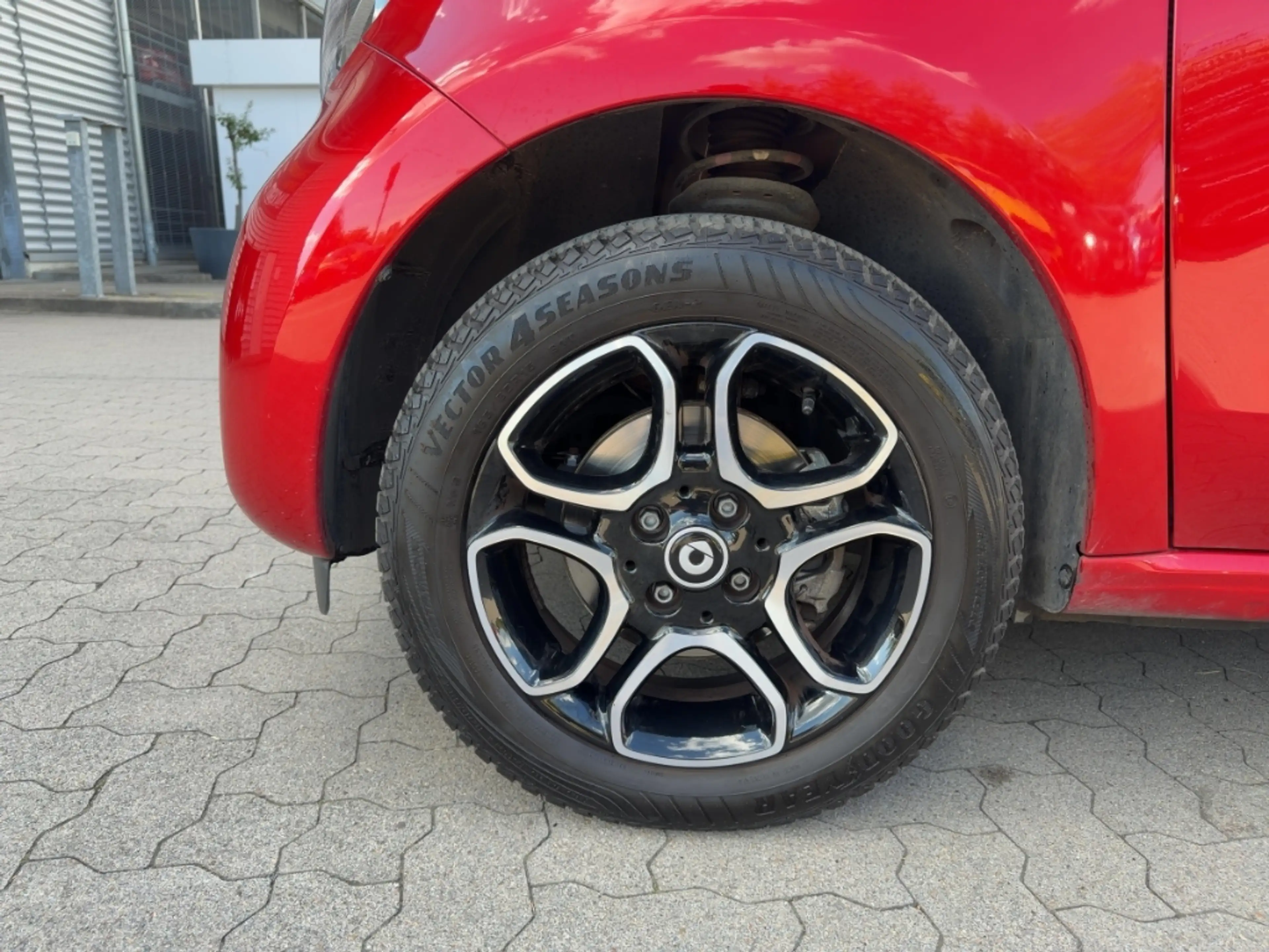 smart forFour 66 kW Navi Sitzheizung PDC Bluetooth — photo 11